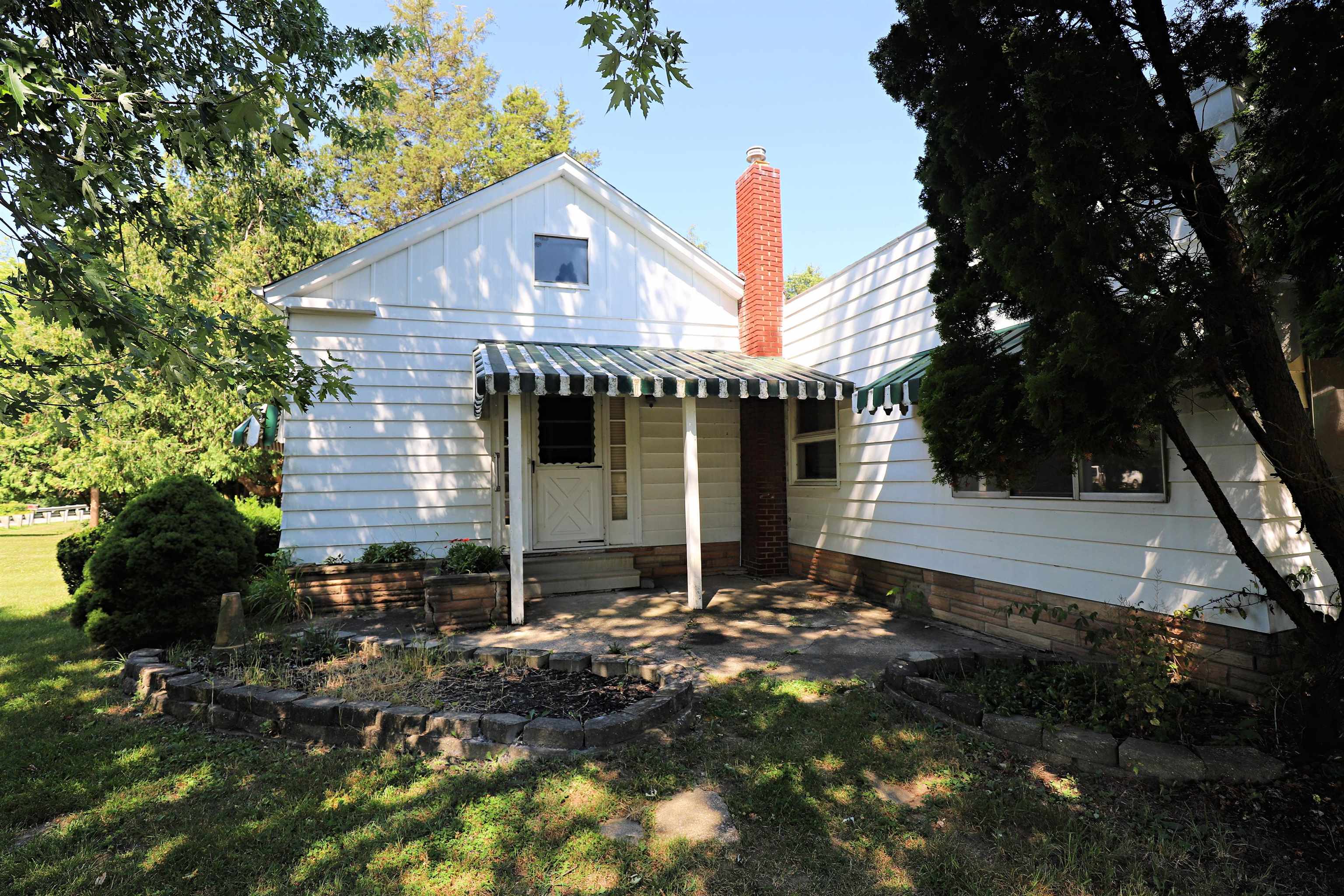 825 E River Road — photo