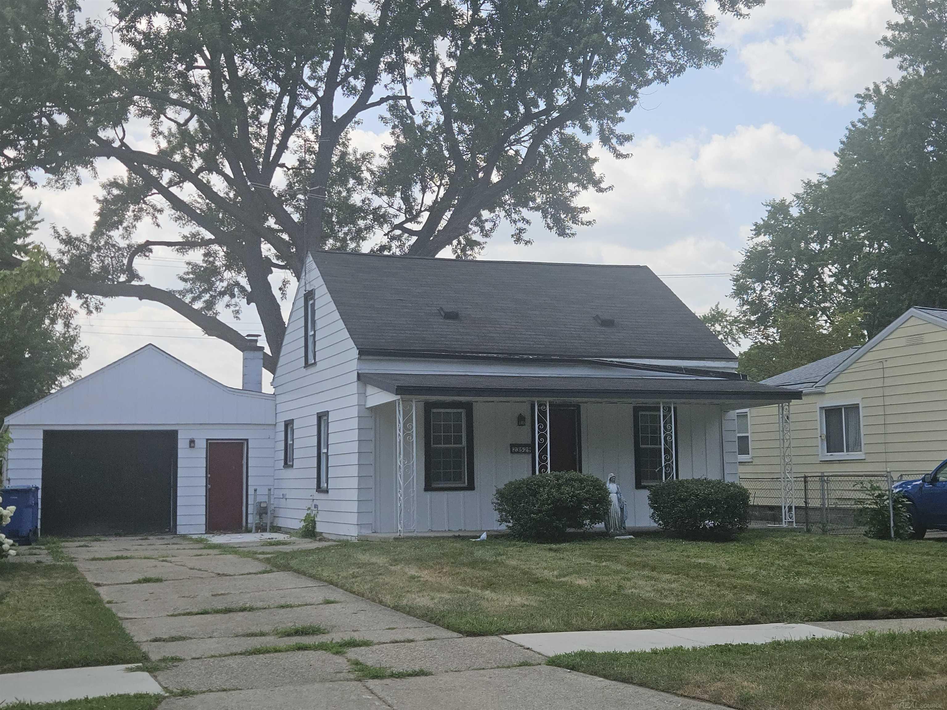 23529 Willard Avenue — photo