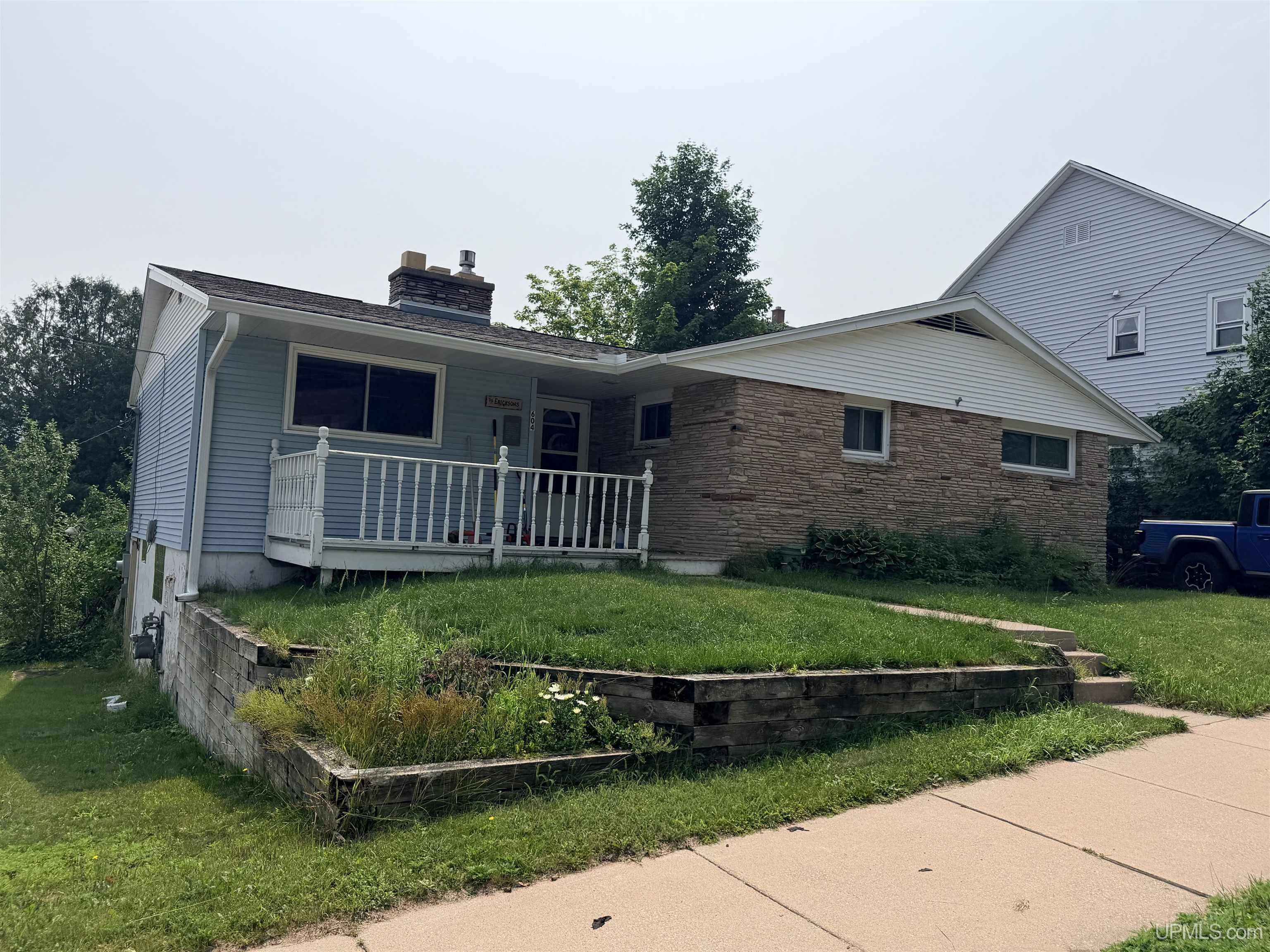 604 Cedar Street — photo