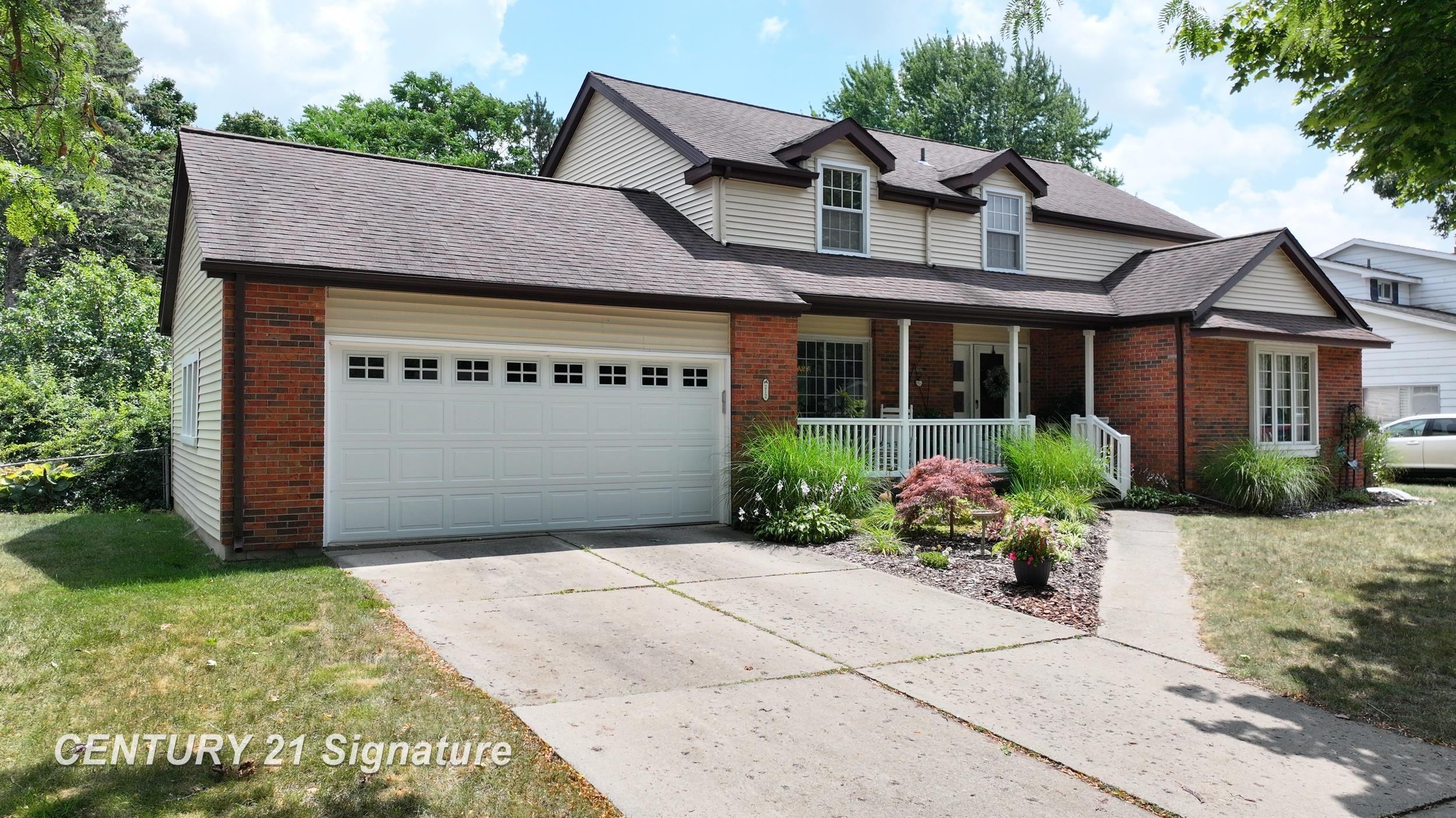 212 Cedarwood Drive — photo