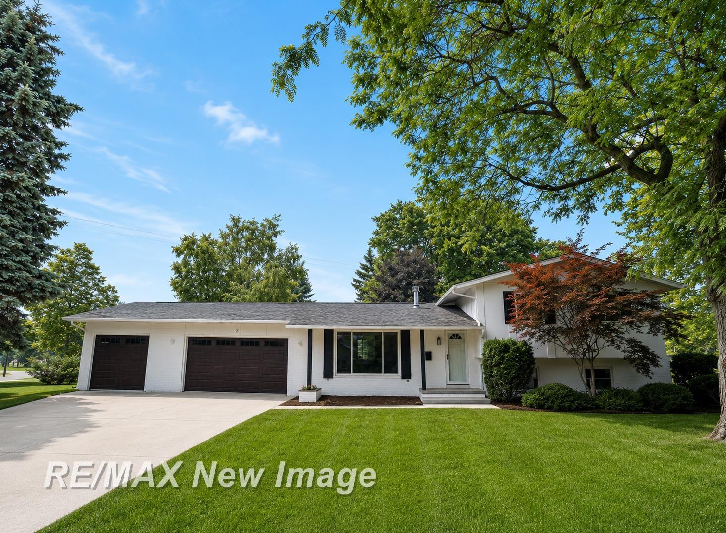 2 Mary Lane Court — photo
