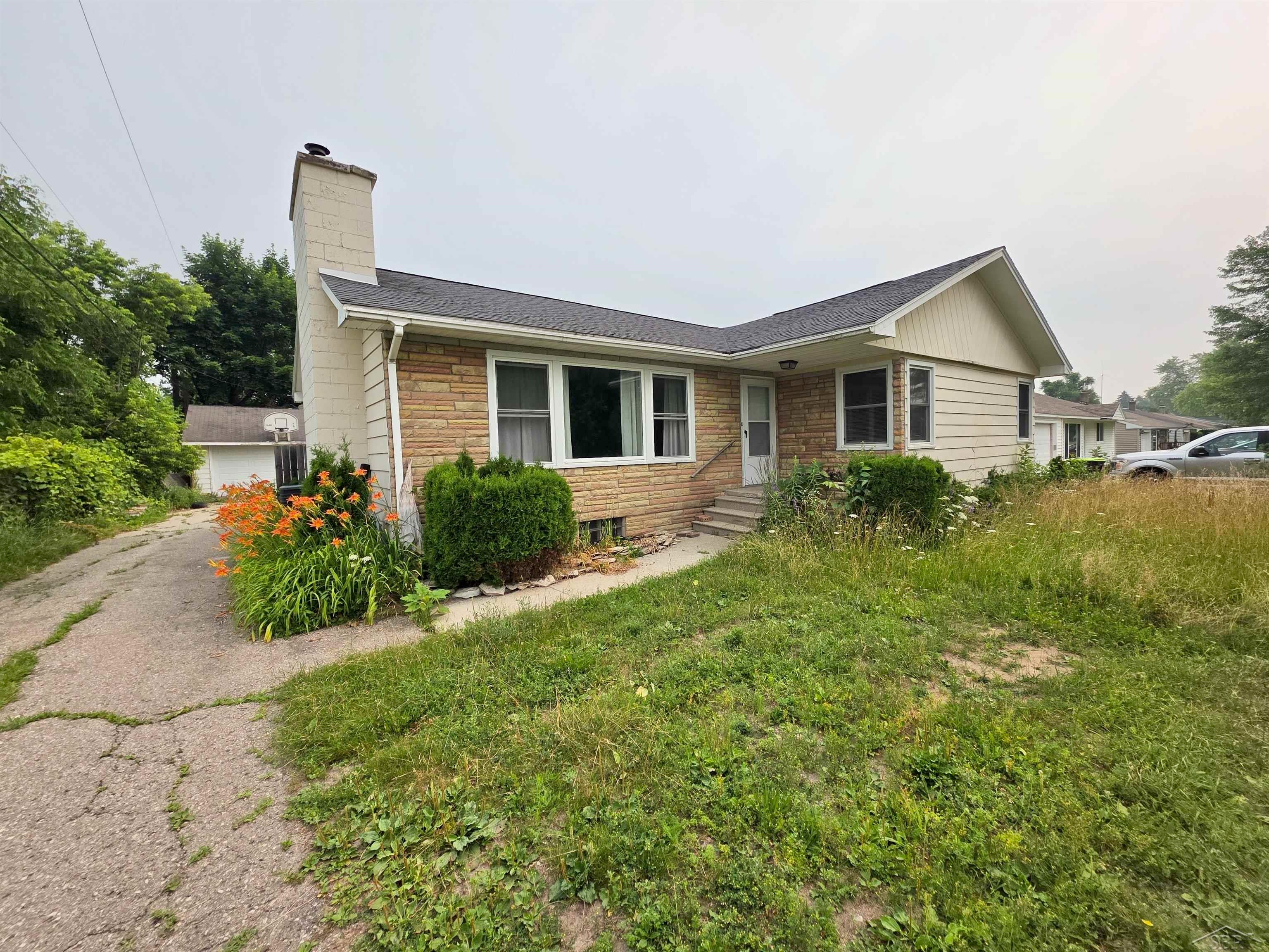 1267 Golf Course Road — photo