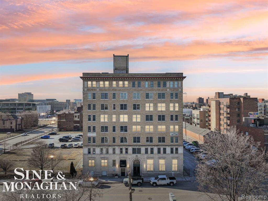2915 John R Street 401 — photo