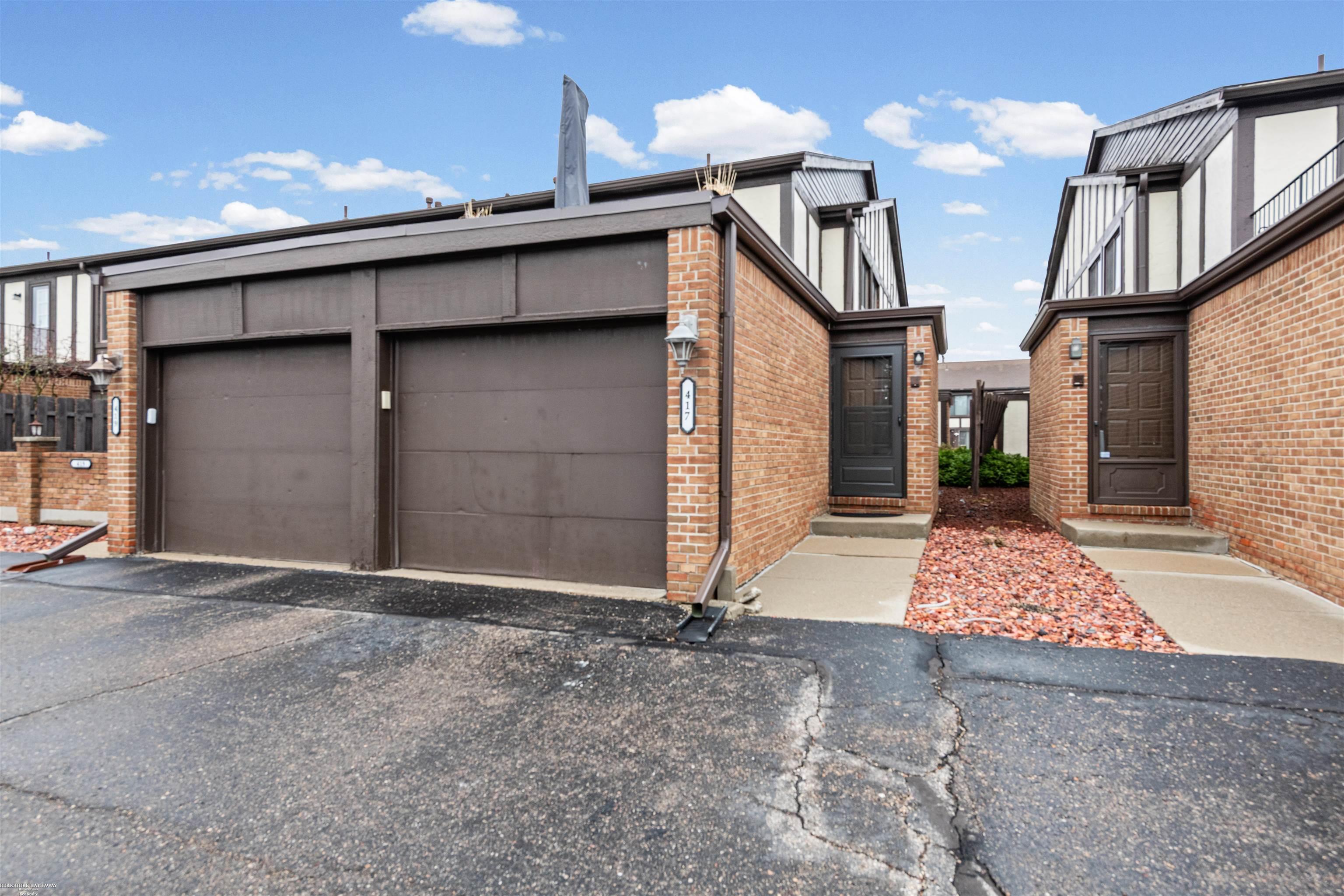 417 Country Club Drive — photo
