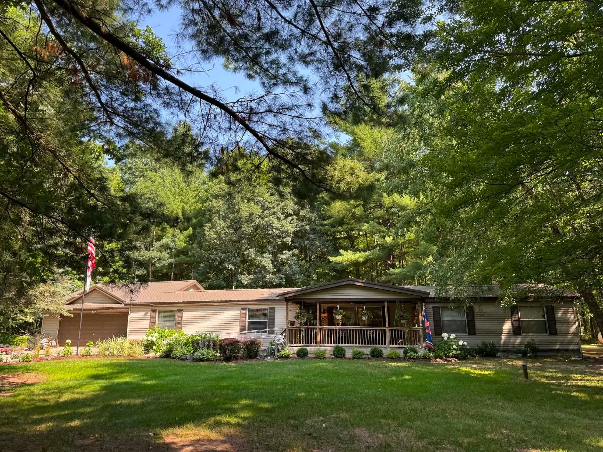 11842 W Eight Point Lake Road — photo