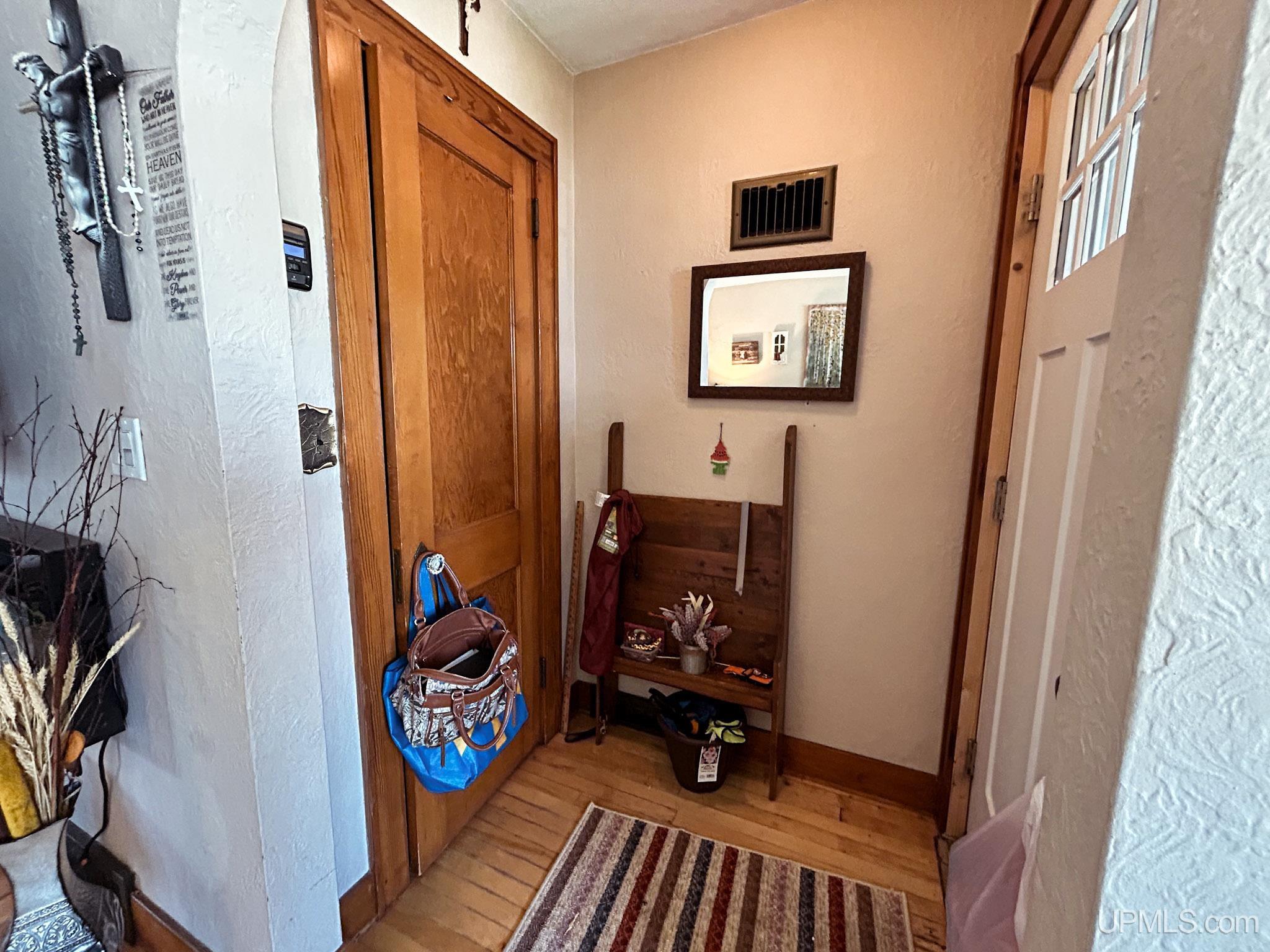 228 E Chocolay Street, Munising, MI 49862 — photo 3