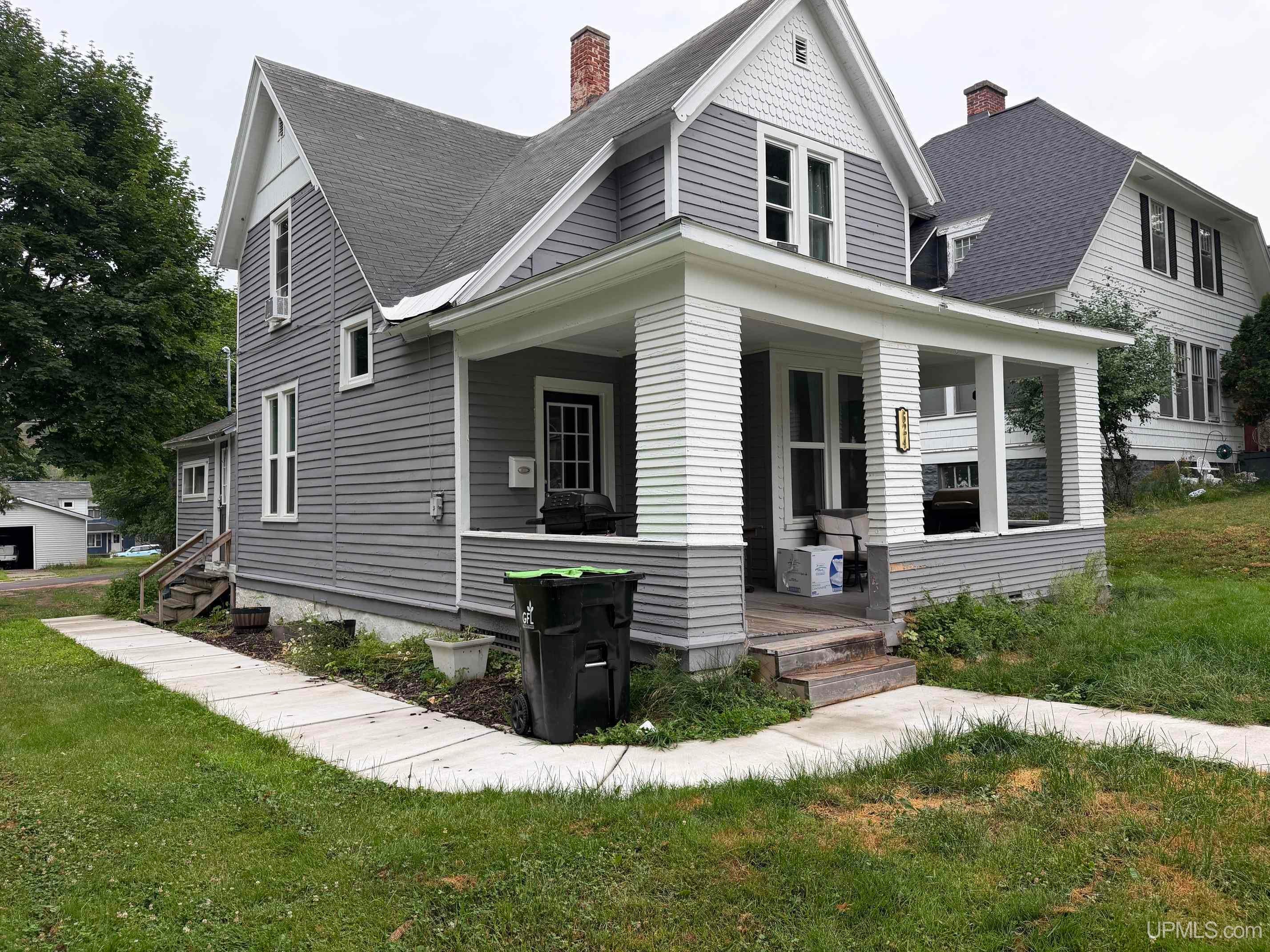 624 E B Street — photo