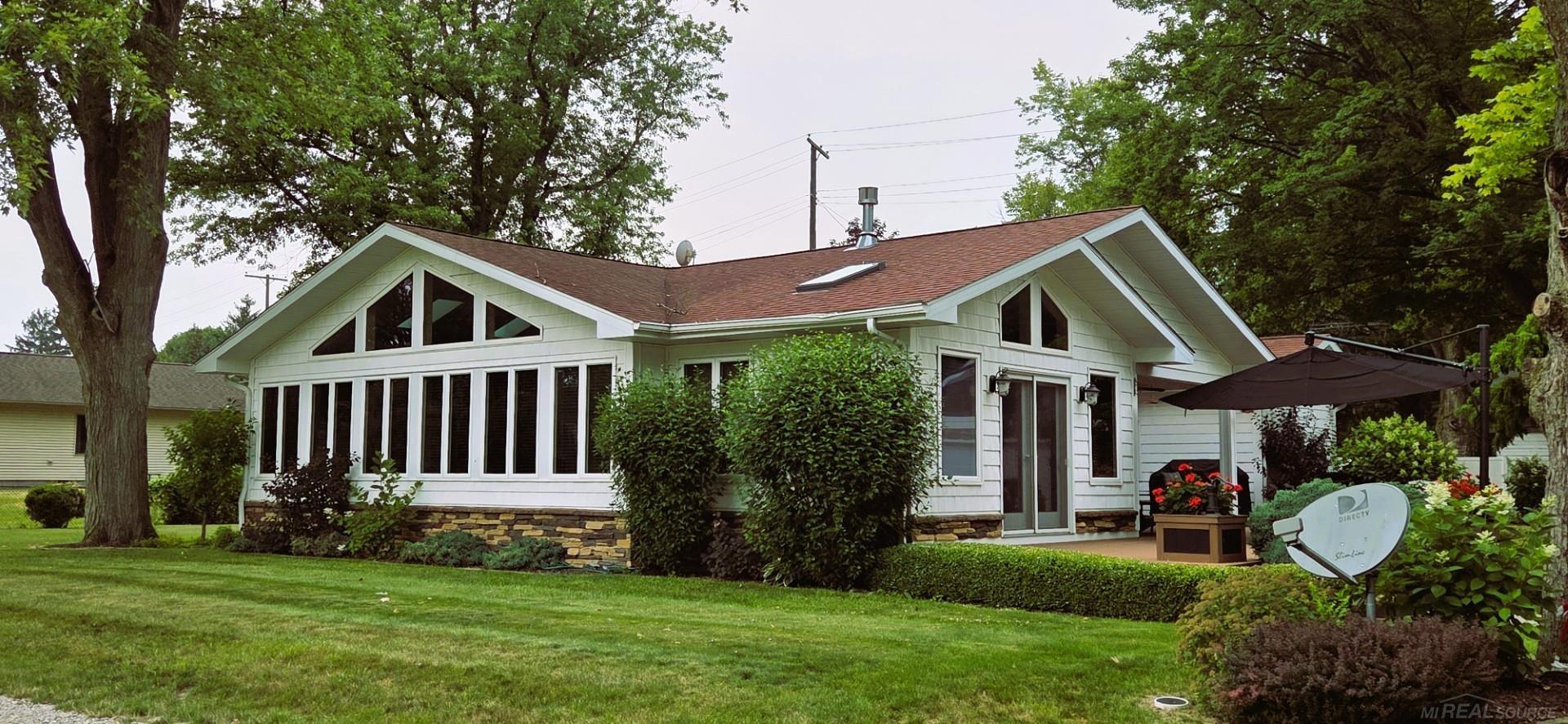 7391 Elm Street — photo