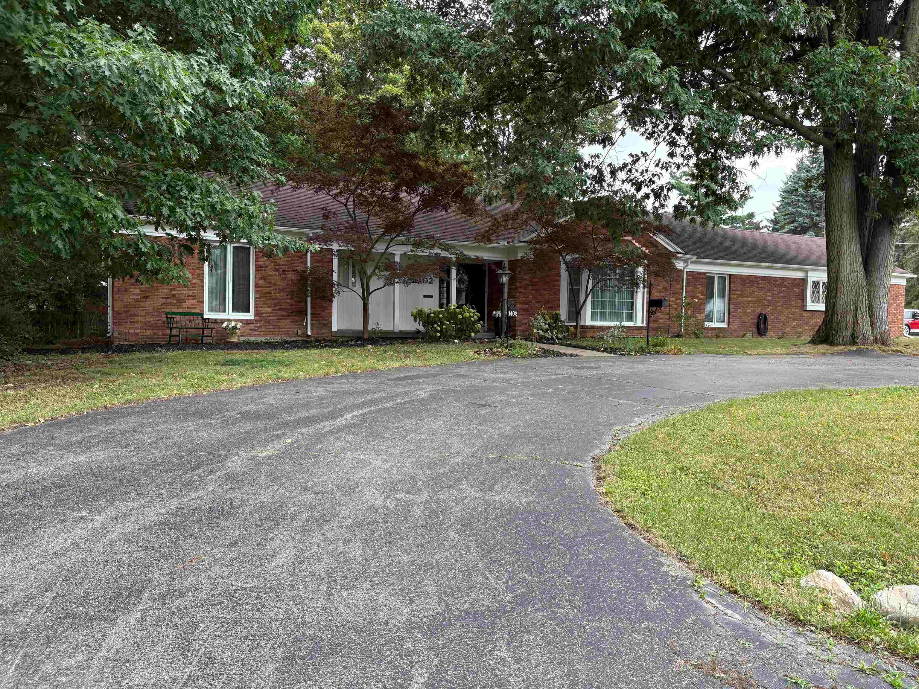 1402 Woodslea Street — photo