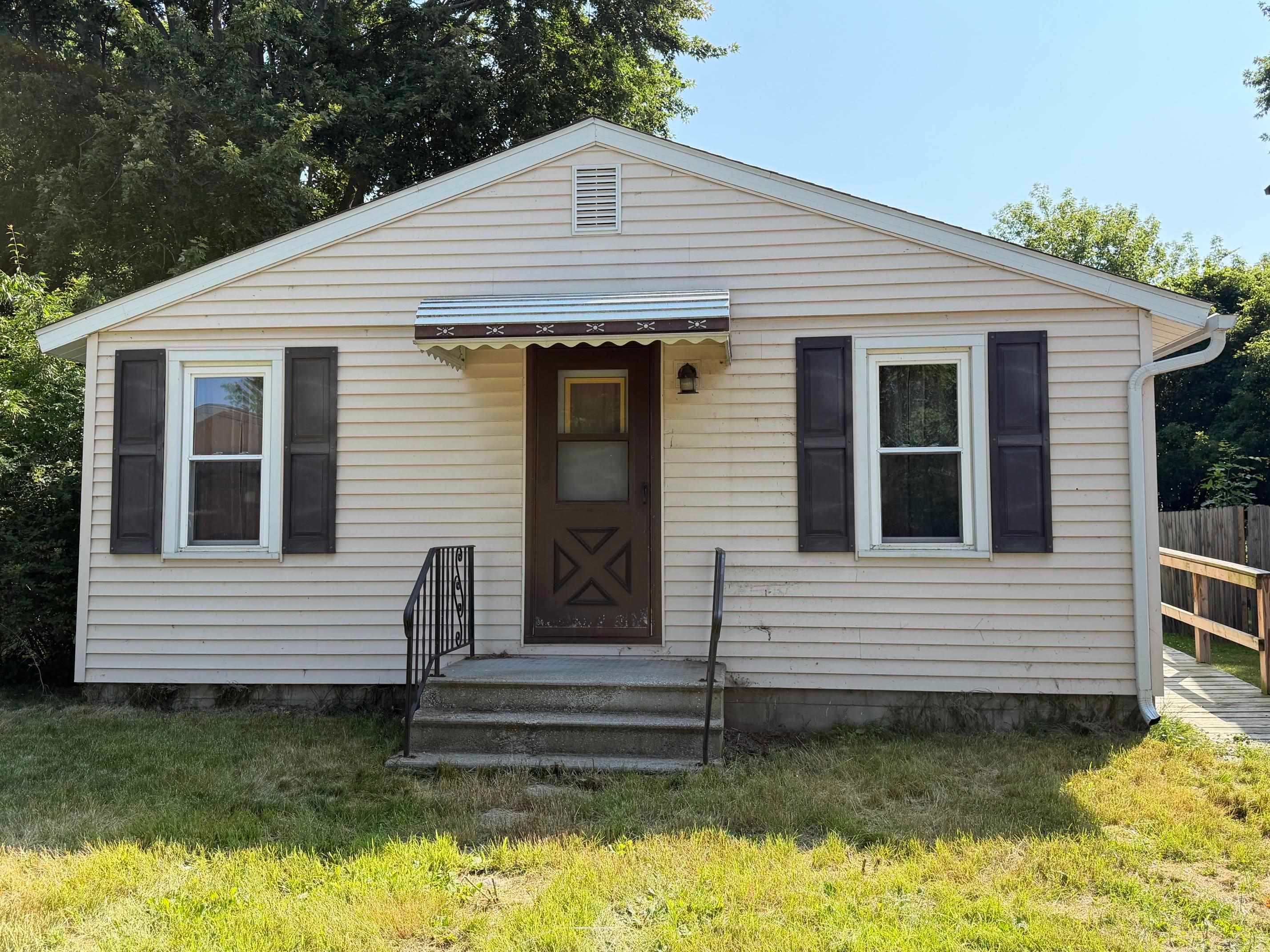 1052 Pine Road — photo