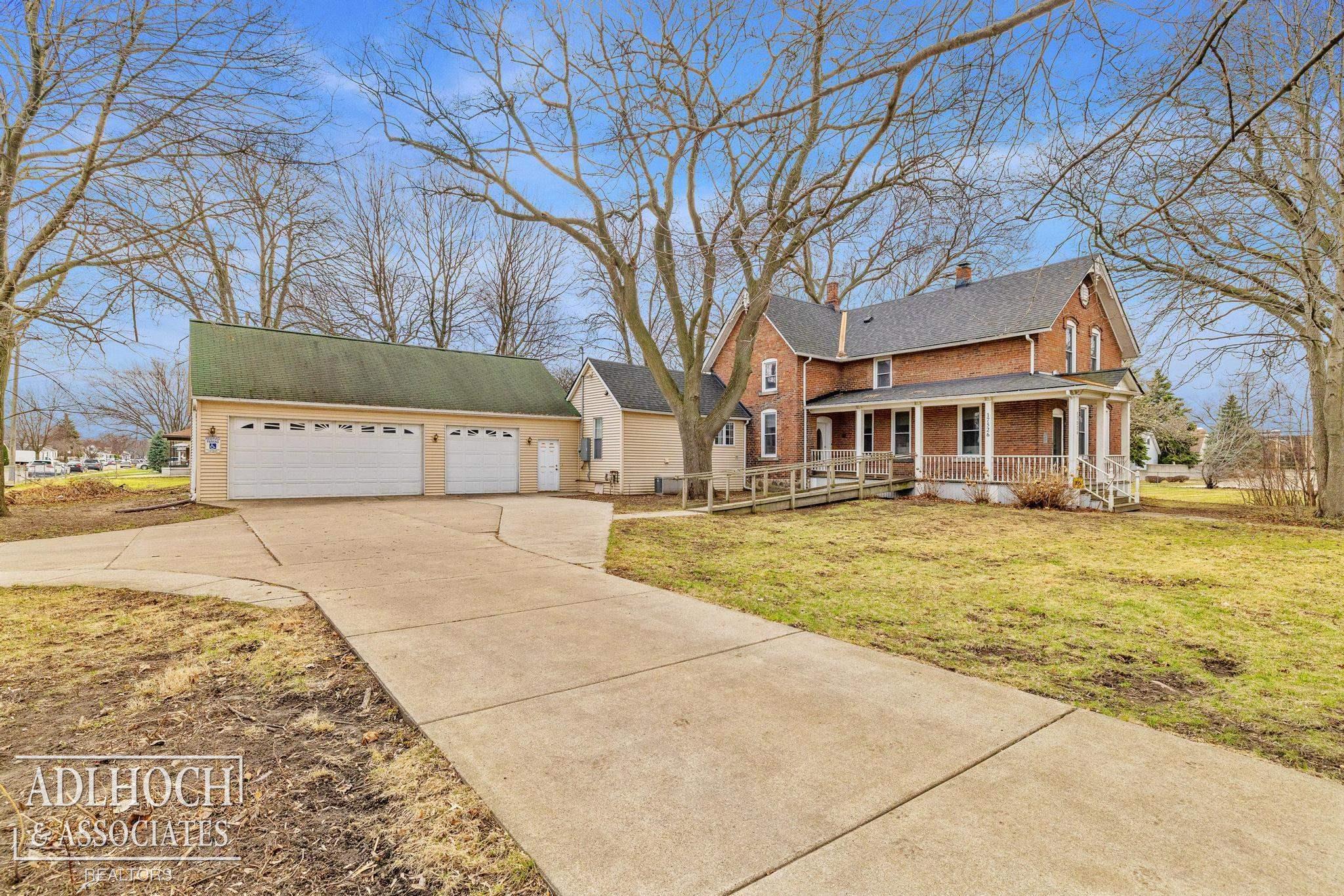 17526 E 10 Mile Road — photo