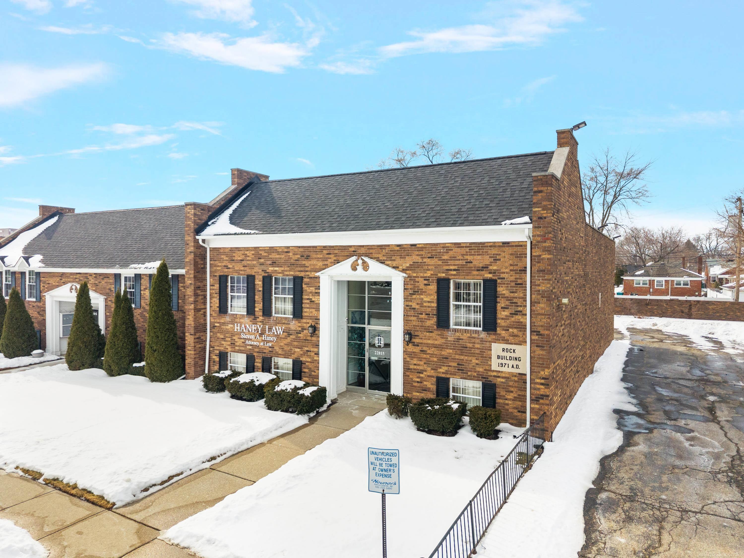 22815 Kelly Road — photo