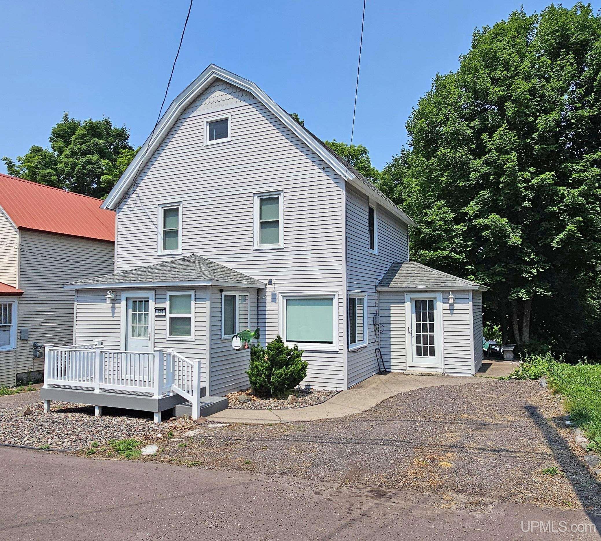 508 W Baraga Avenue — photo