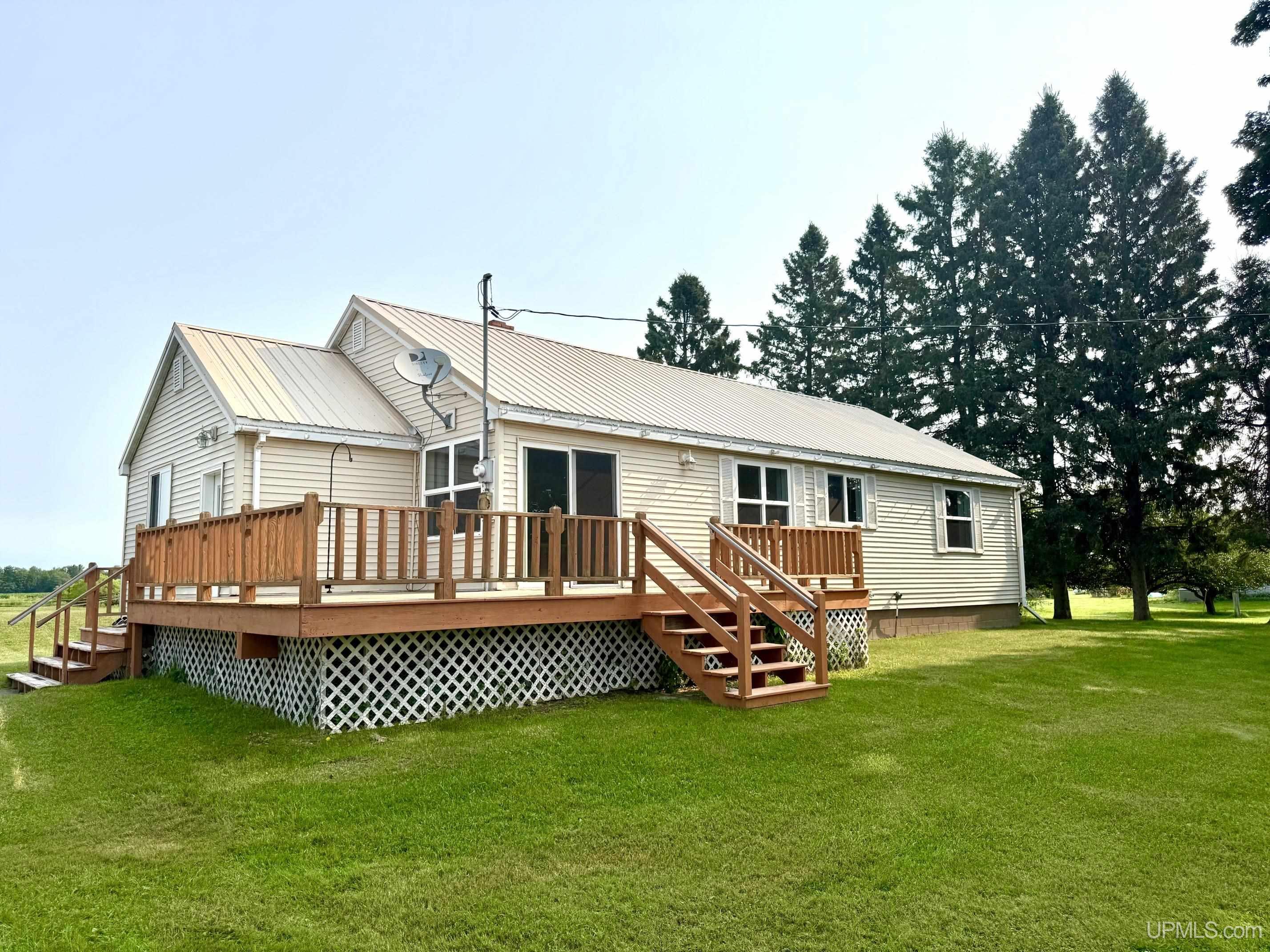 13979 Arnheim Road — photo