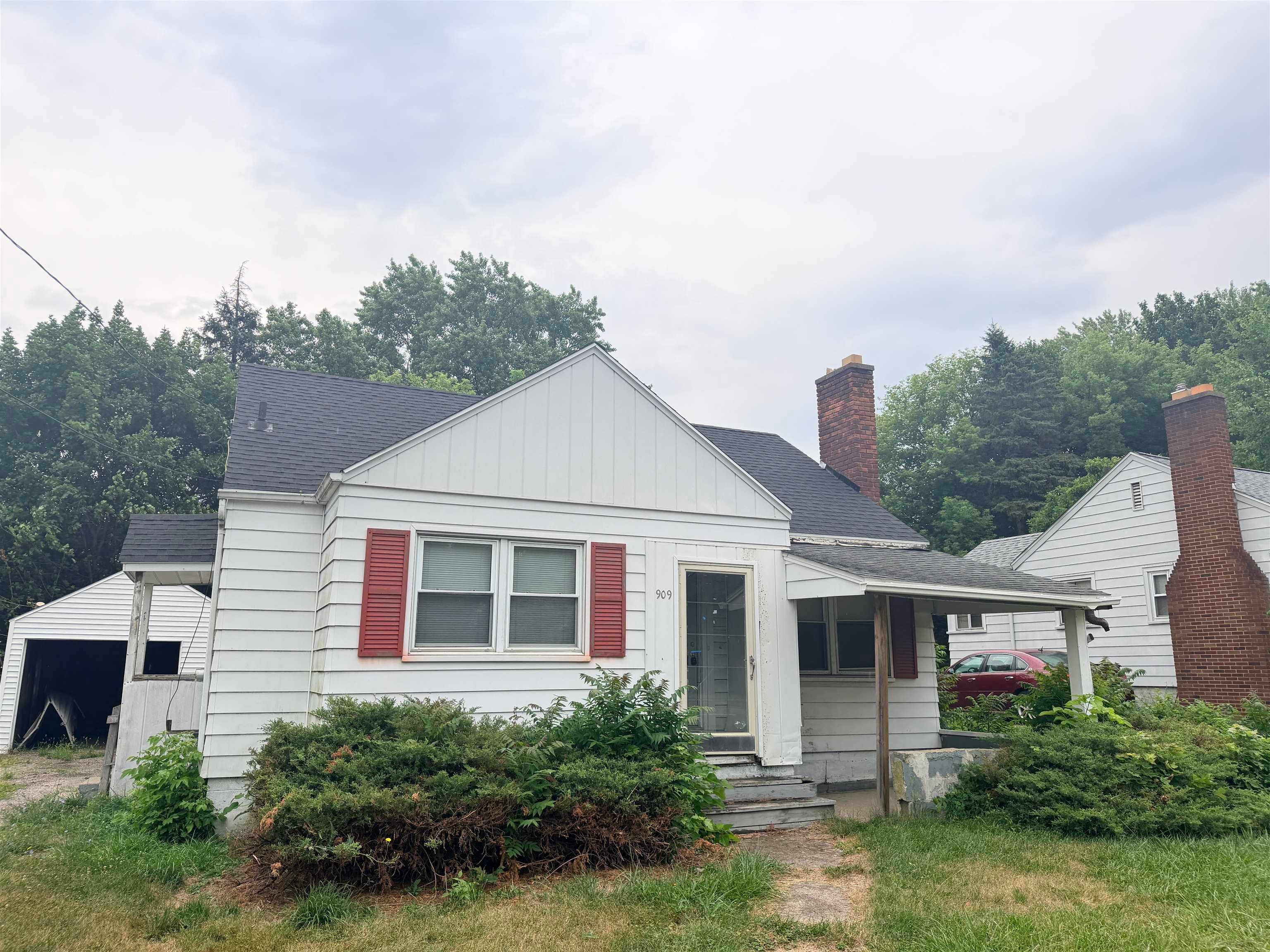 909 S Ballenger Highway — photo