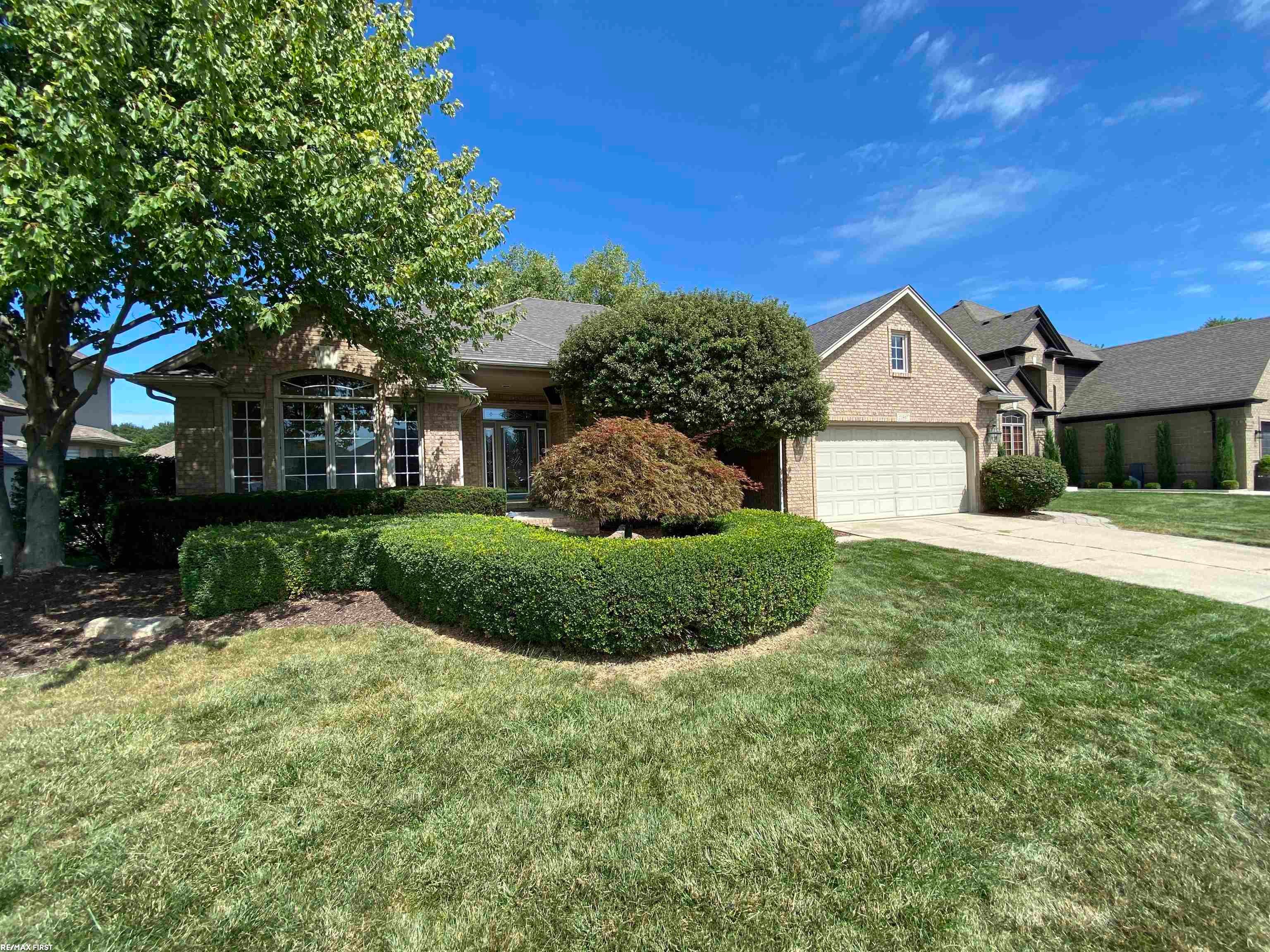 21597 Pinnacle Court — photo