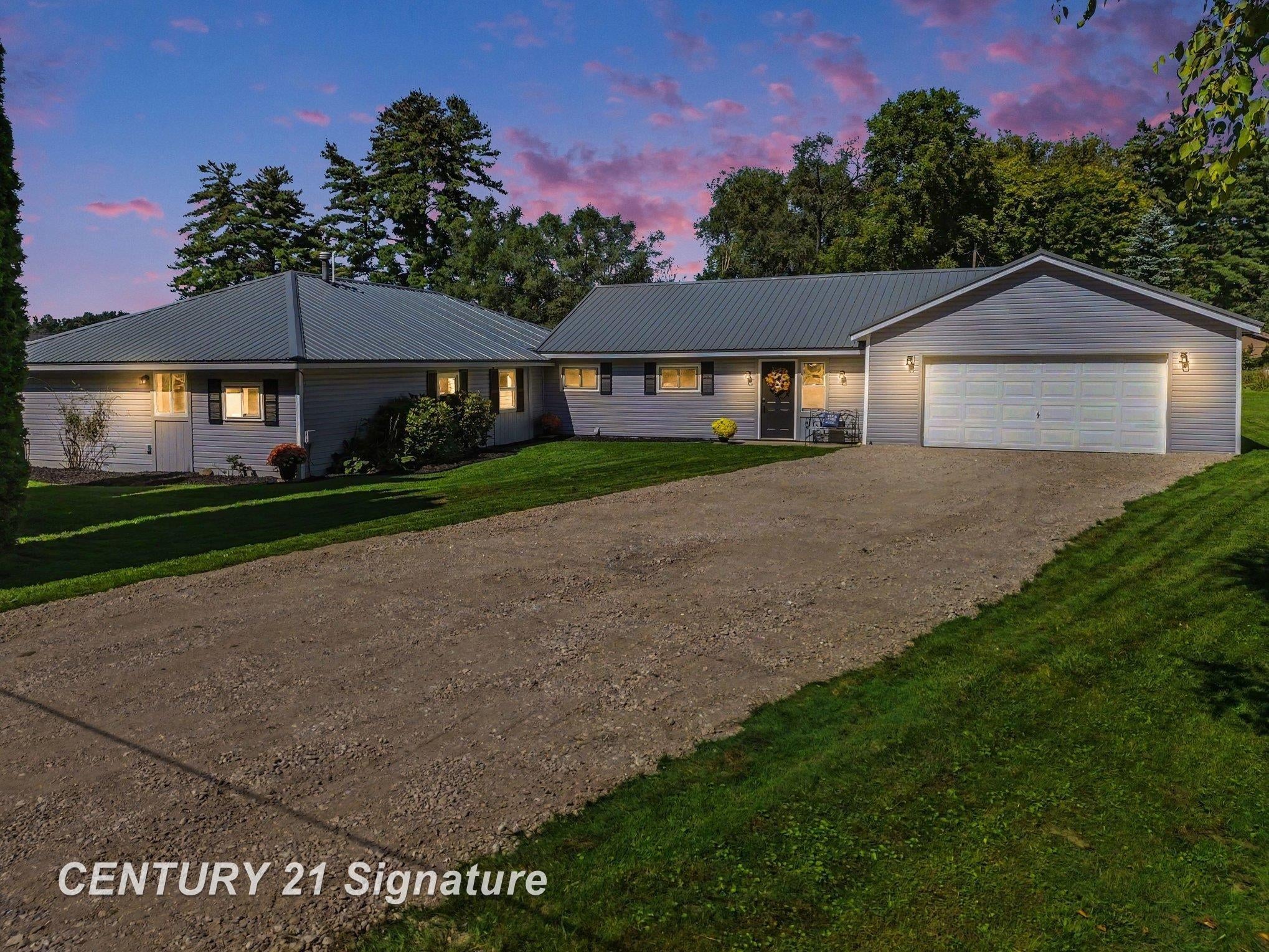 474 W Taylor Drive — photo