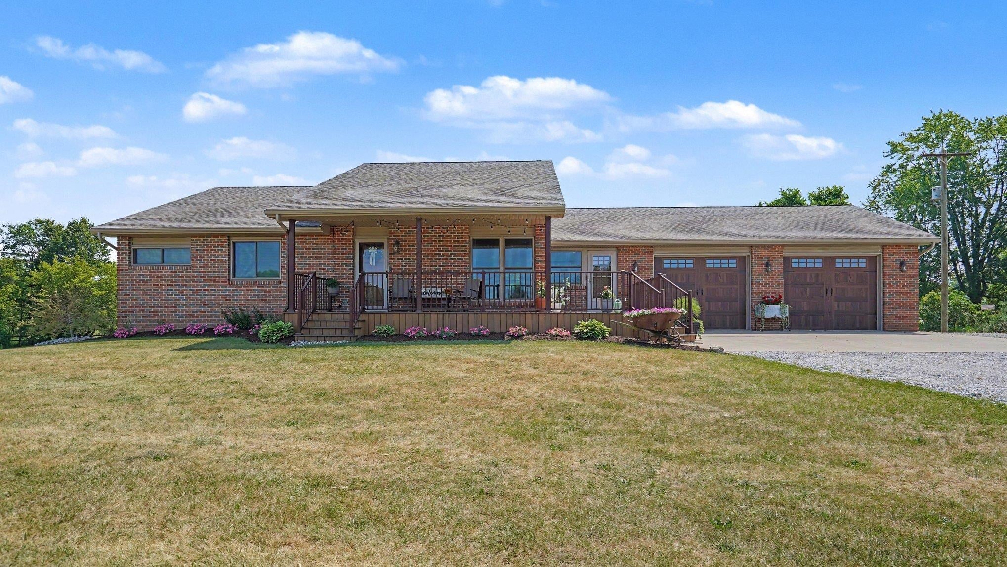 5506 N Lewis Road — photo