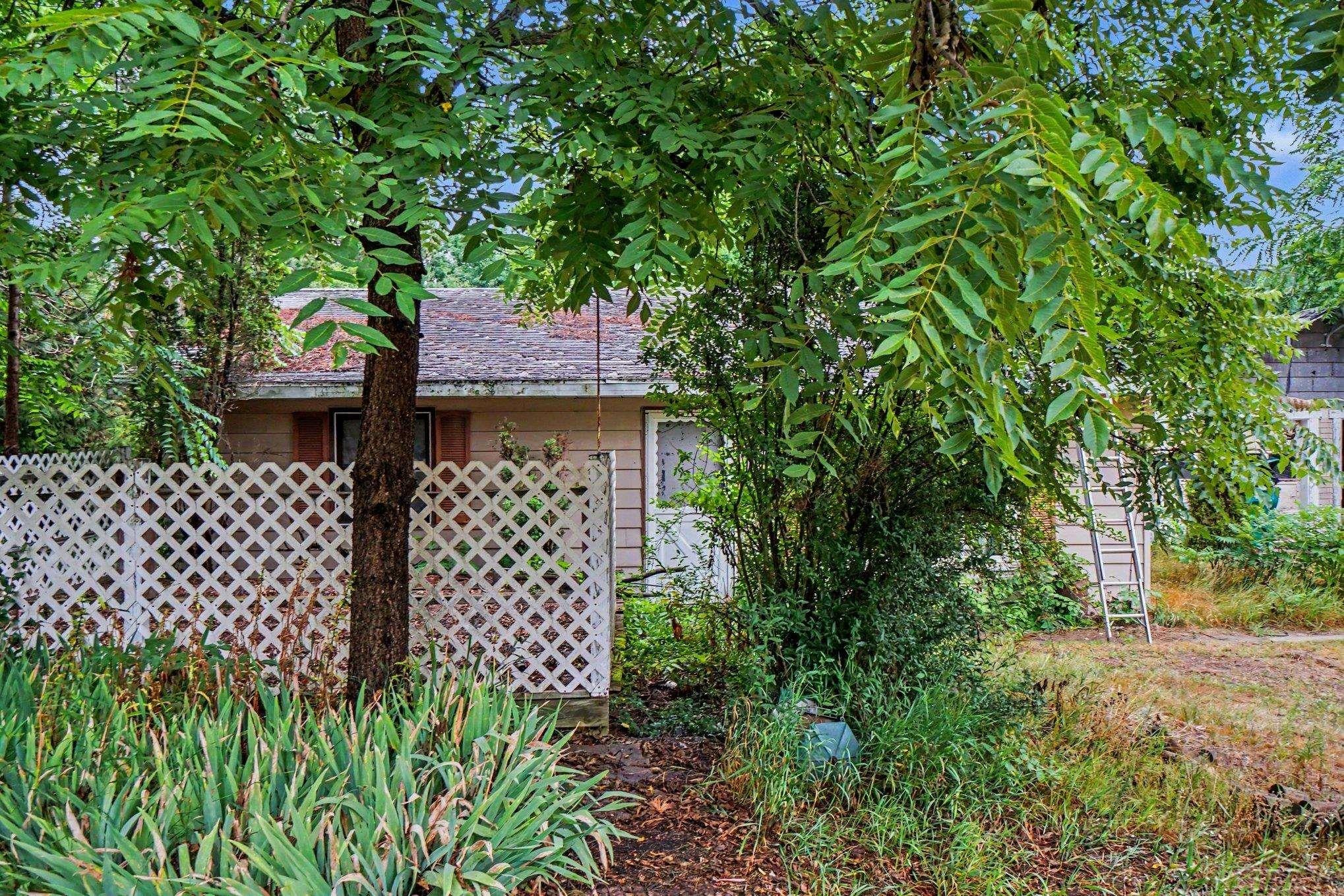 8690 W Ludington Drive — photo
