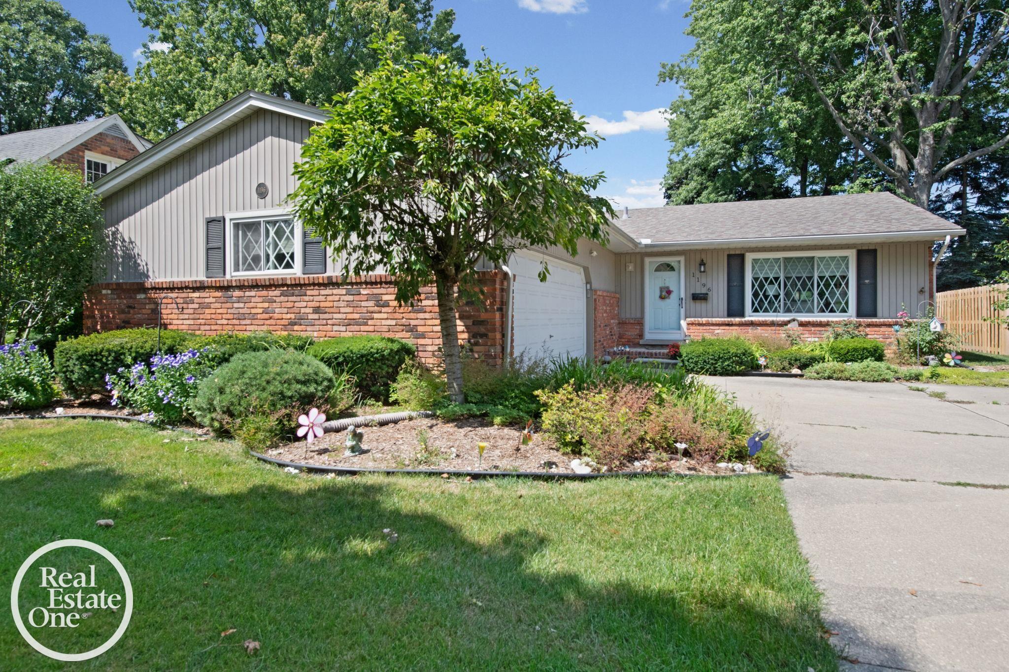 1196 Hawthorne Road — photo