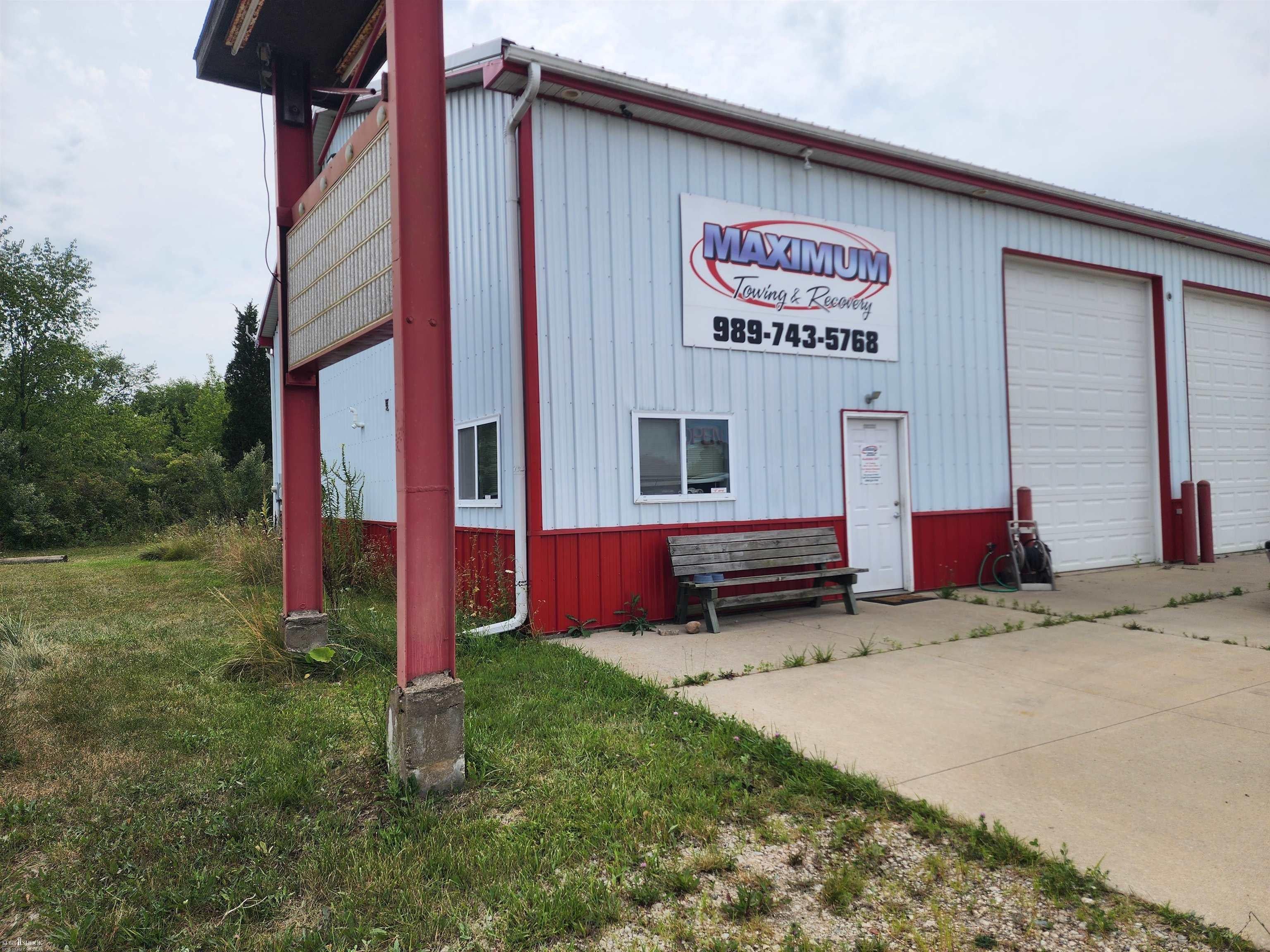 4040 E M-71 Highway — photo
