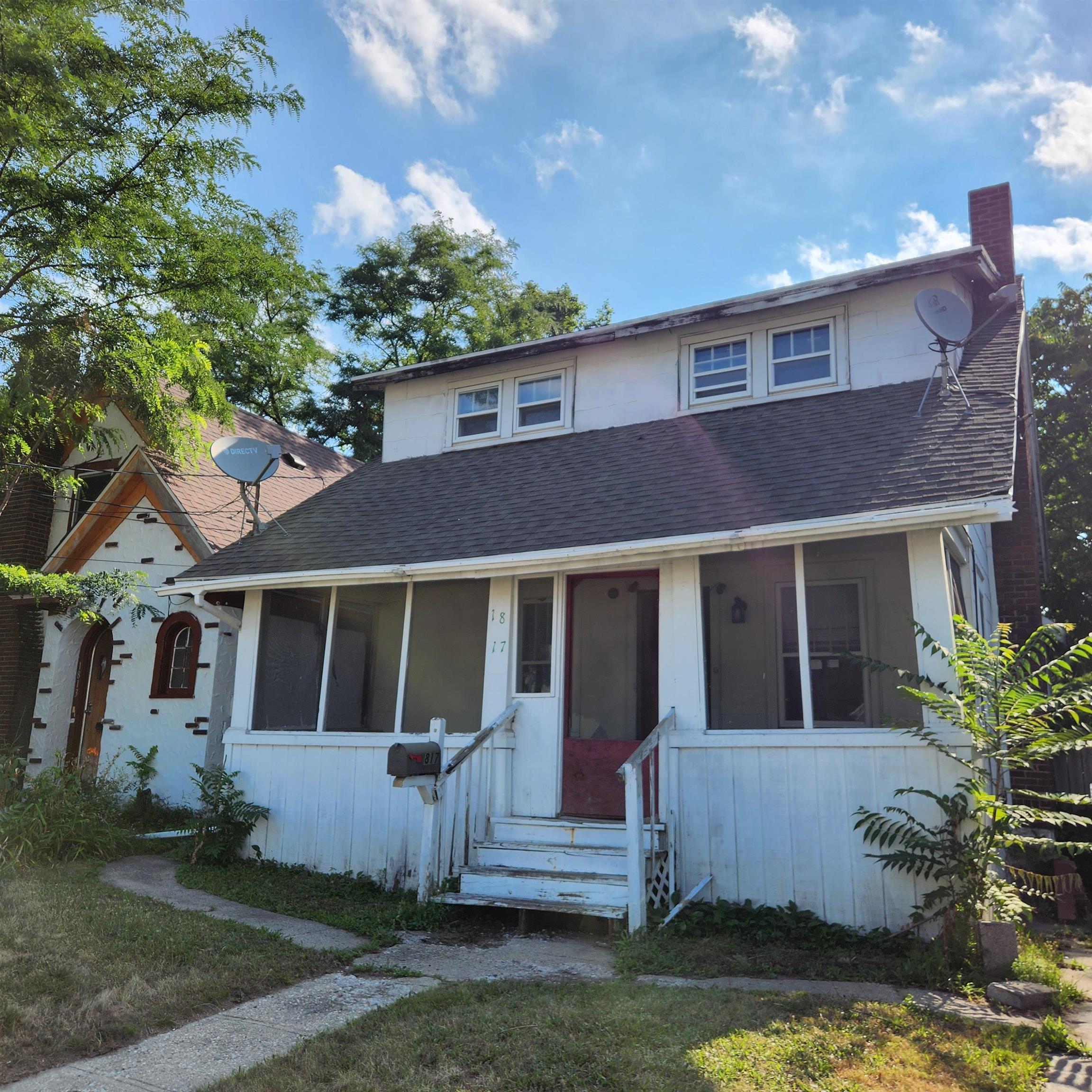 1817 Maplewood Avenue — photo
