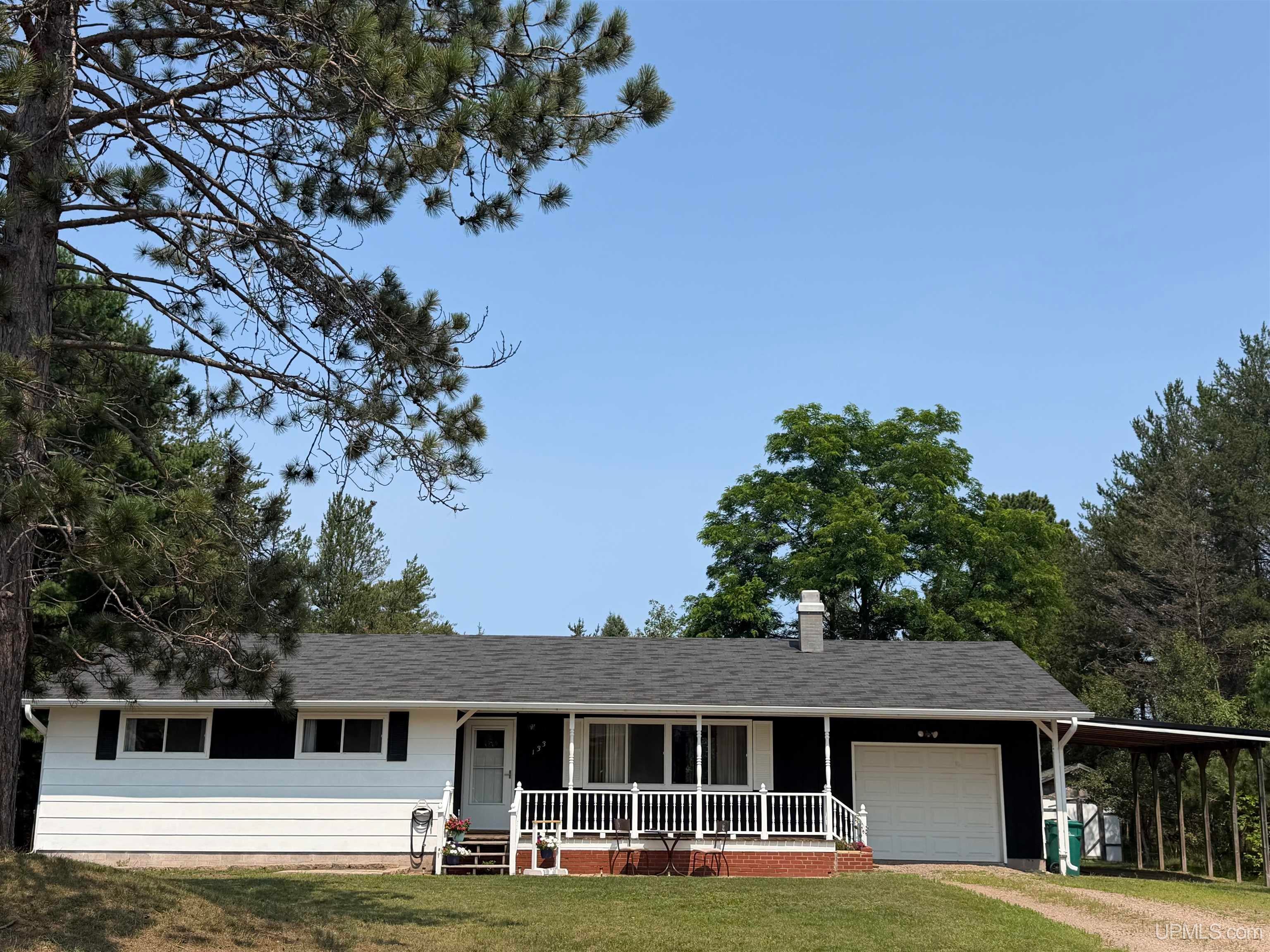 133 Riverland Drive — photo