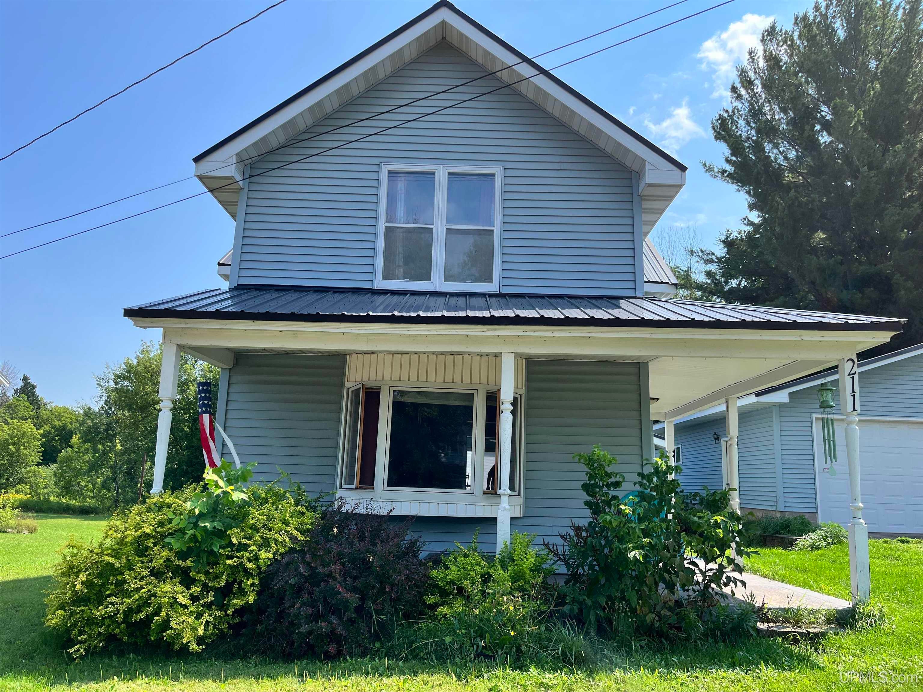 211 S Steel Street — photo