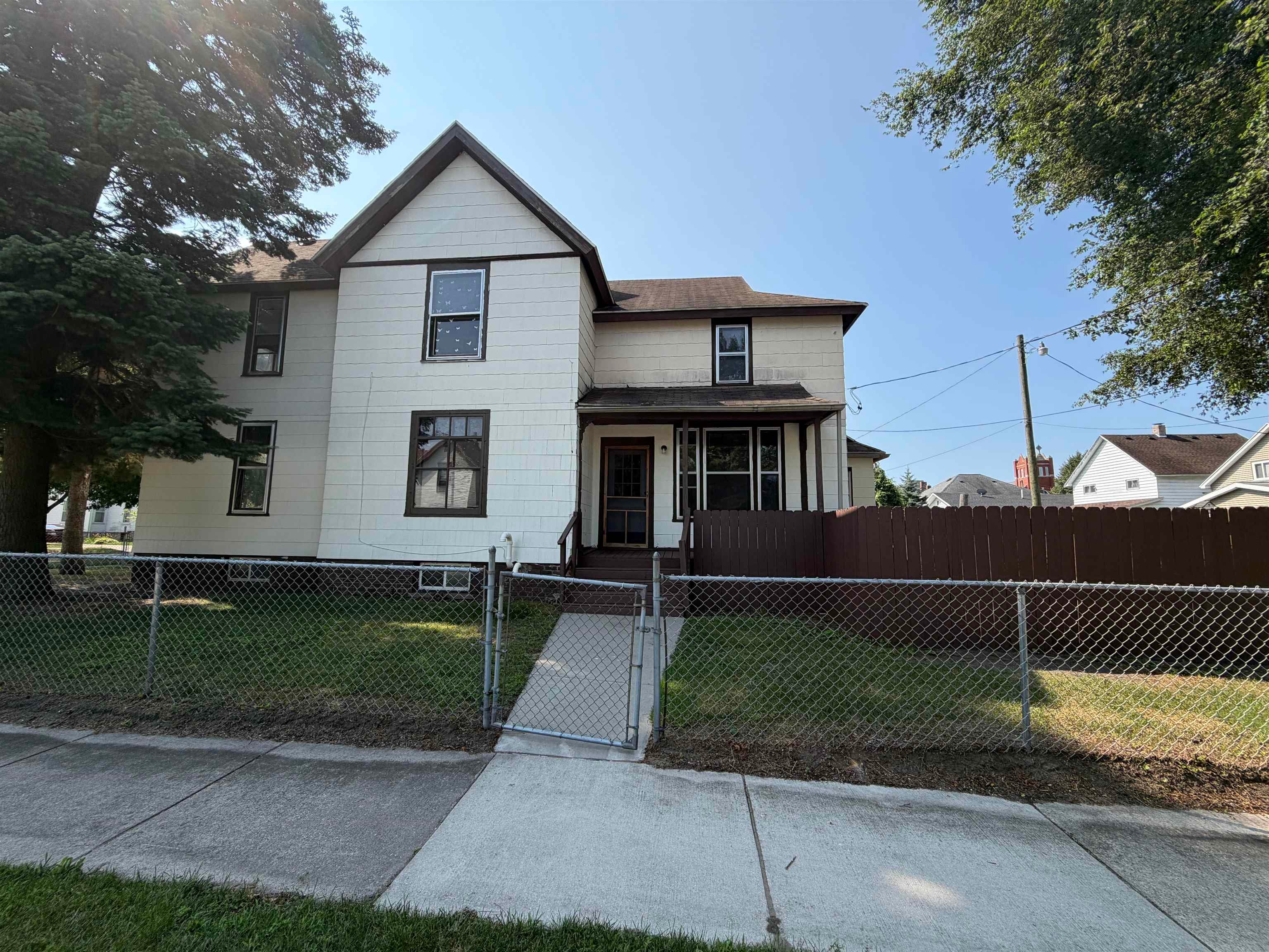 611 Litchfield Street — photo