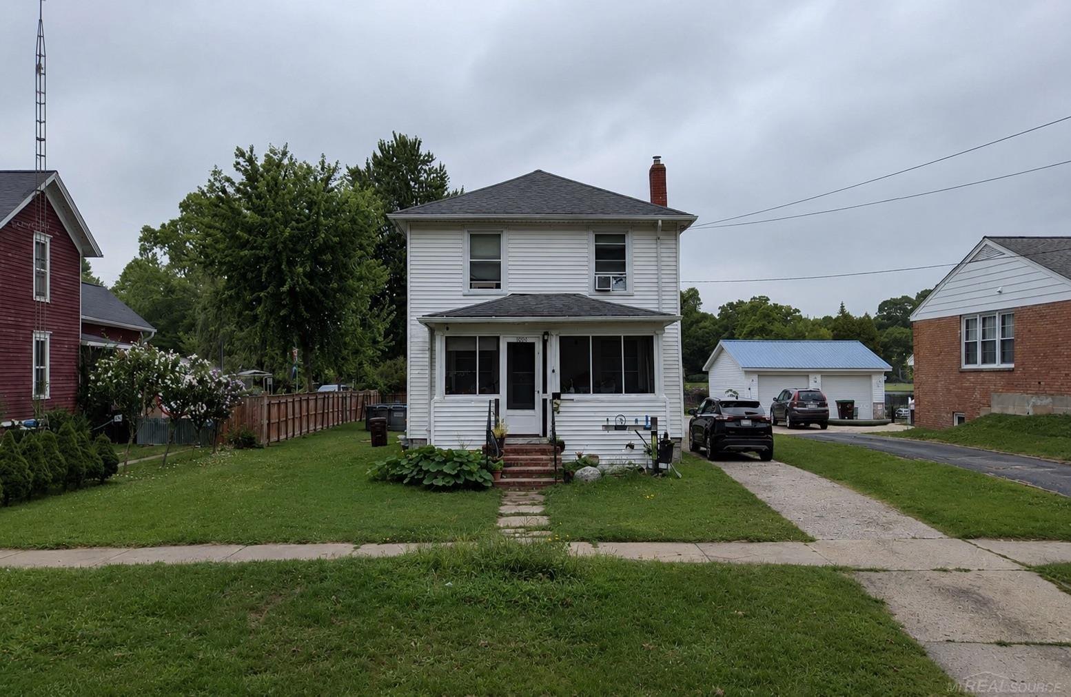 1005 S Superior Street — photo