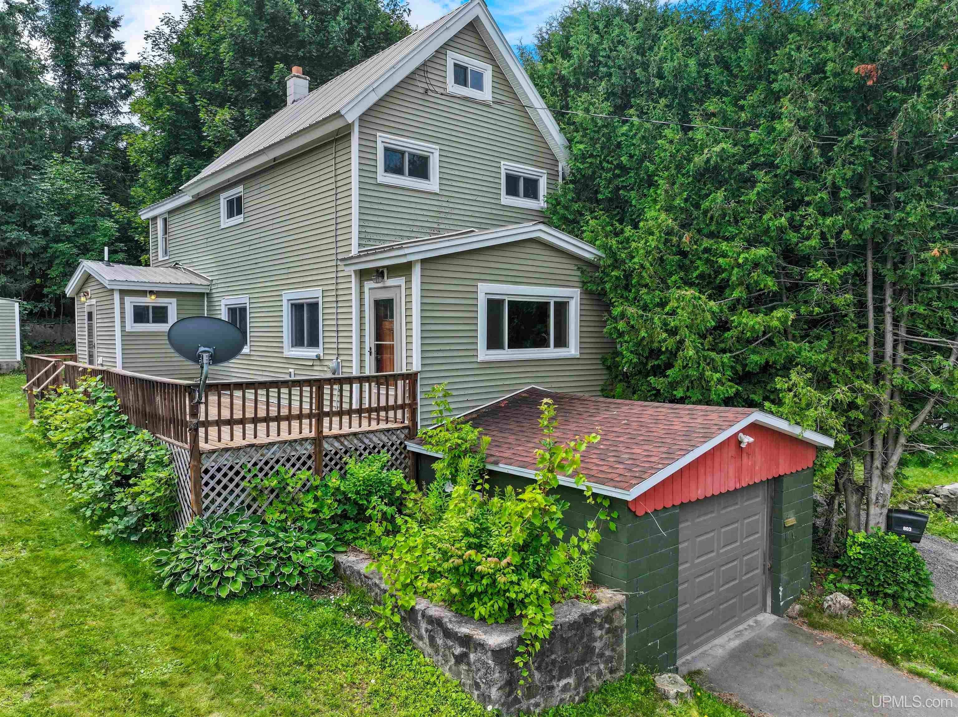 801 W Calverley Avenue — photo