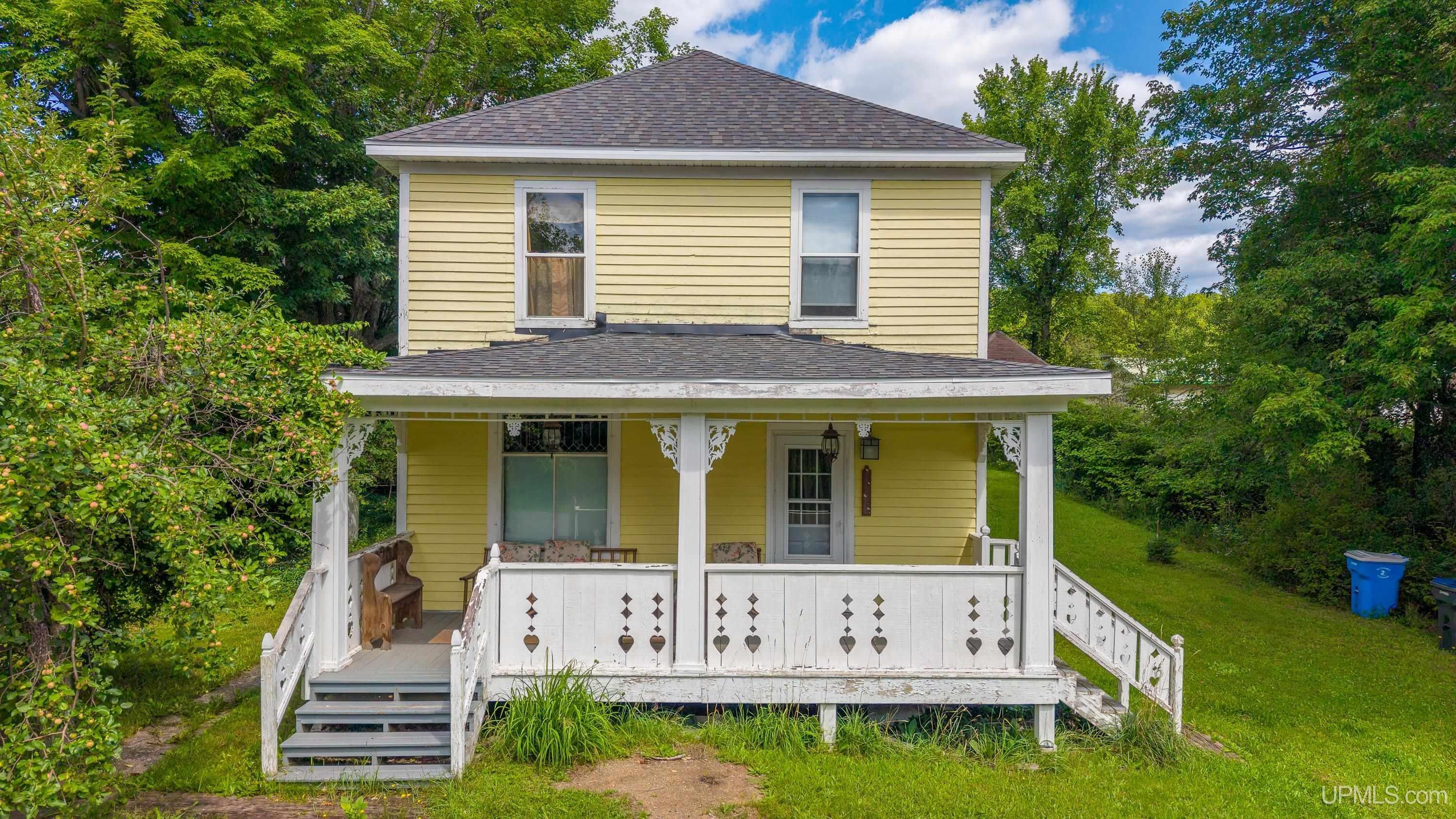 209 E Main Street — photo