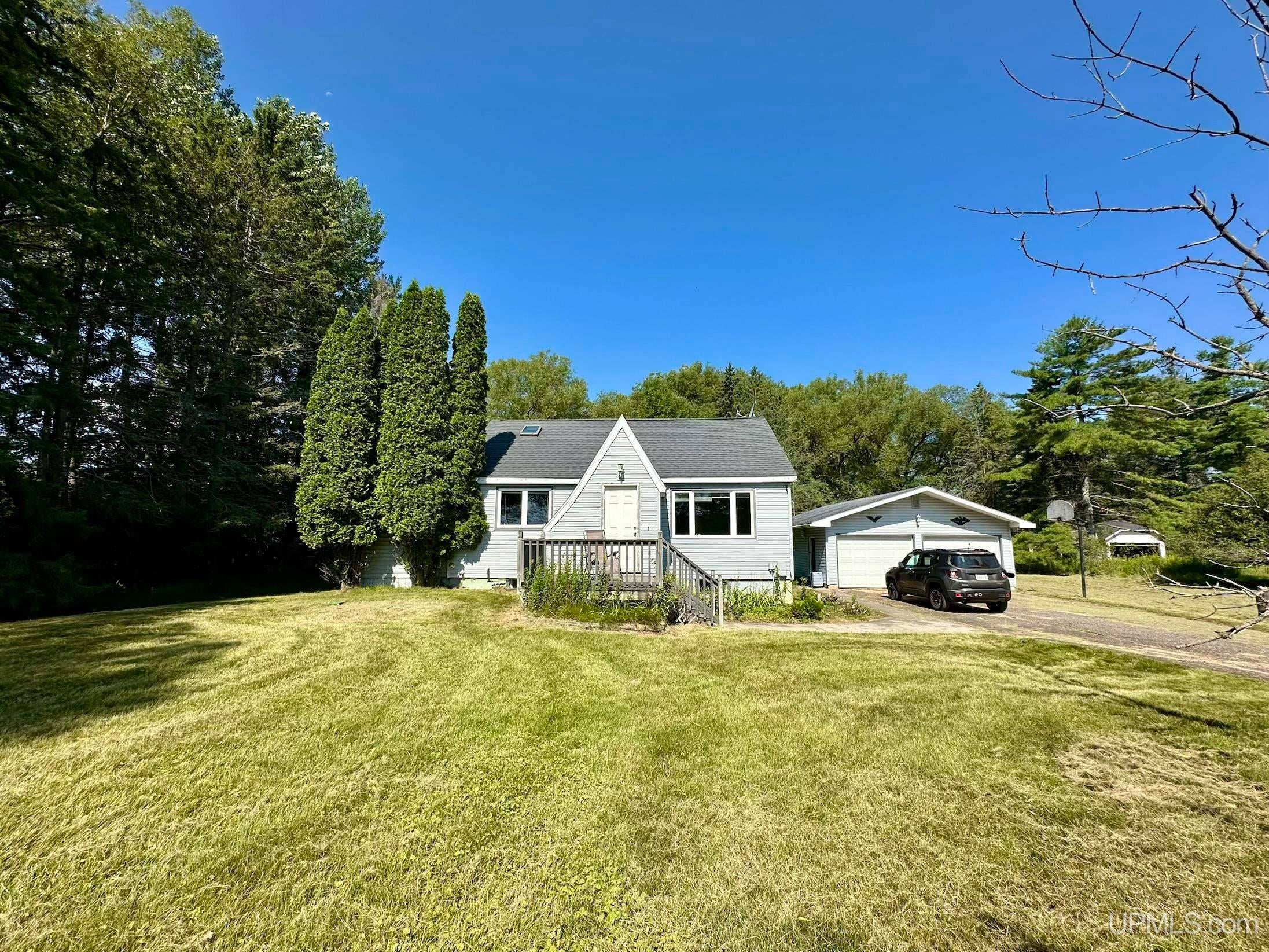 1114 Willow Road — photo
