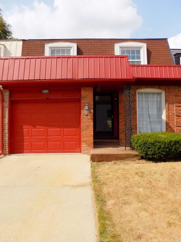 2020 Stoney Brook Court — photo