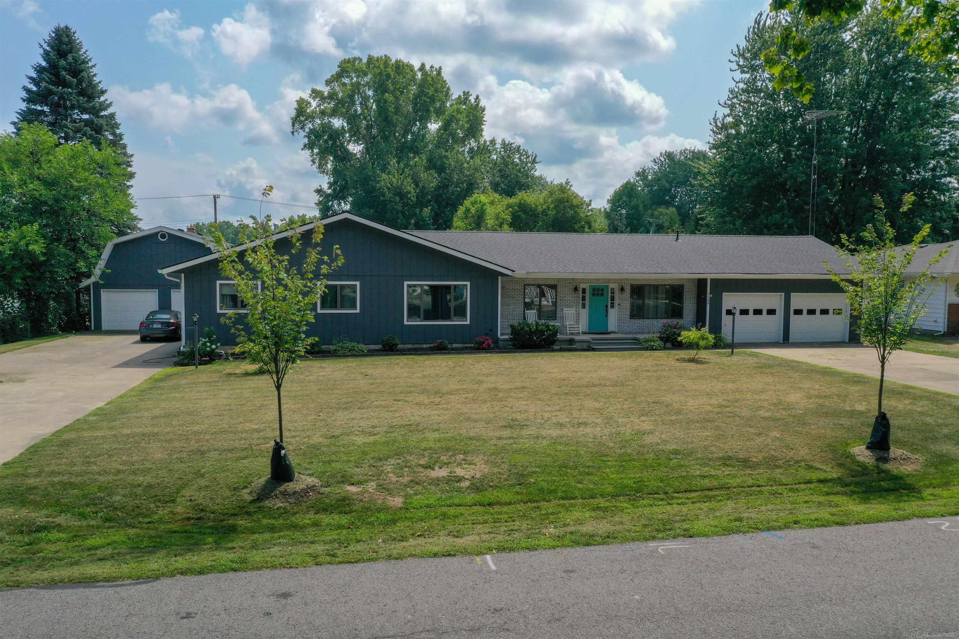 7168 Lester Street — photo