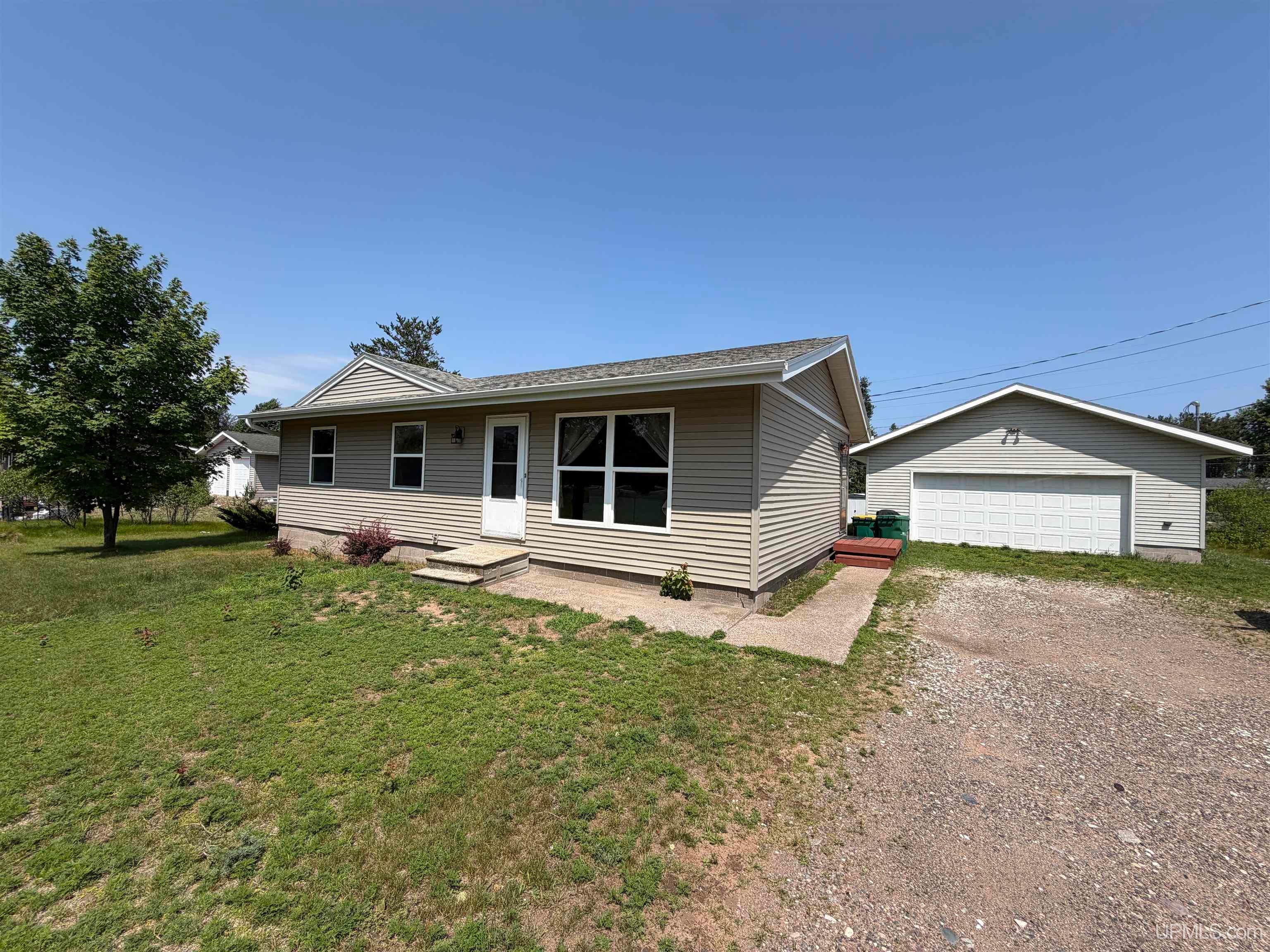 1487 E M28 Highway — photo