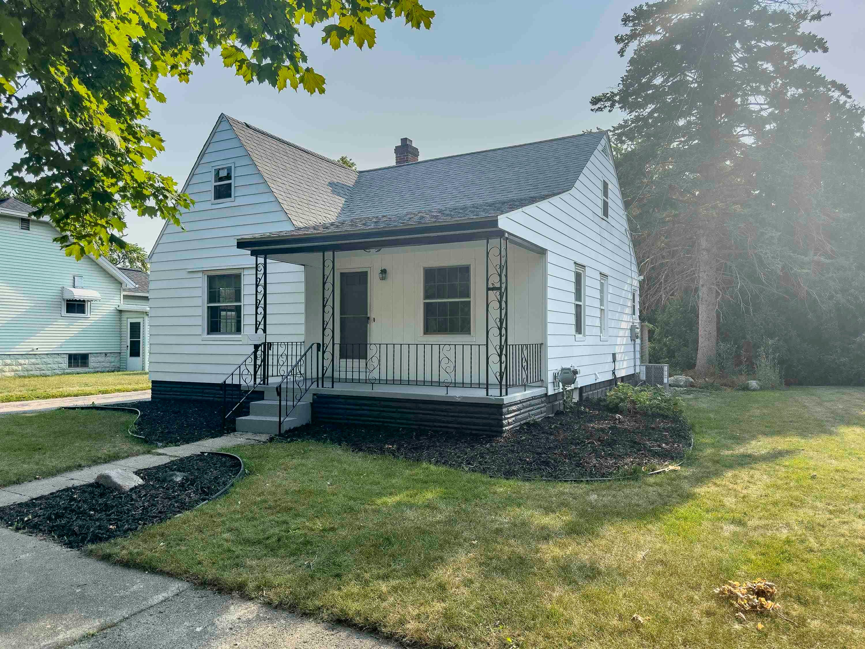 707 Burns Street — photo