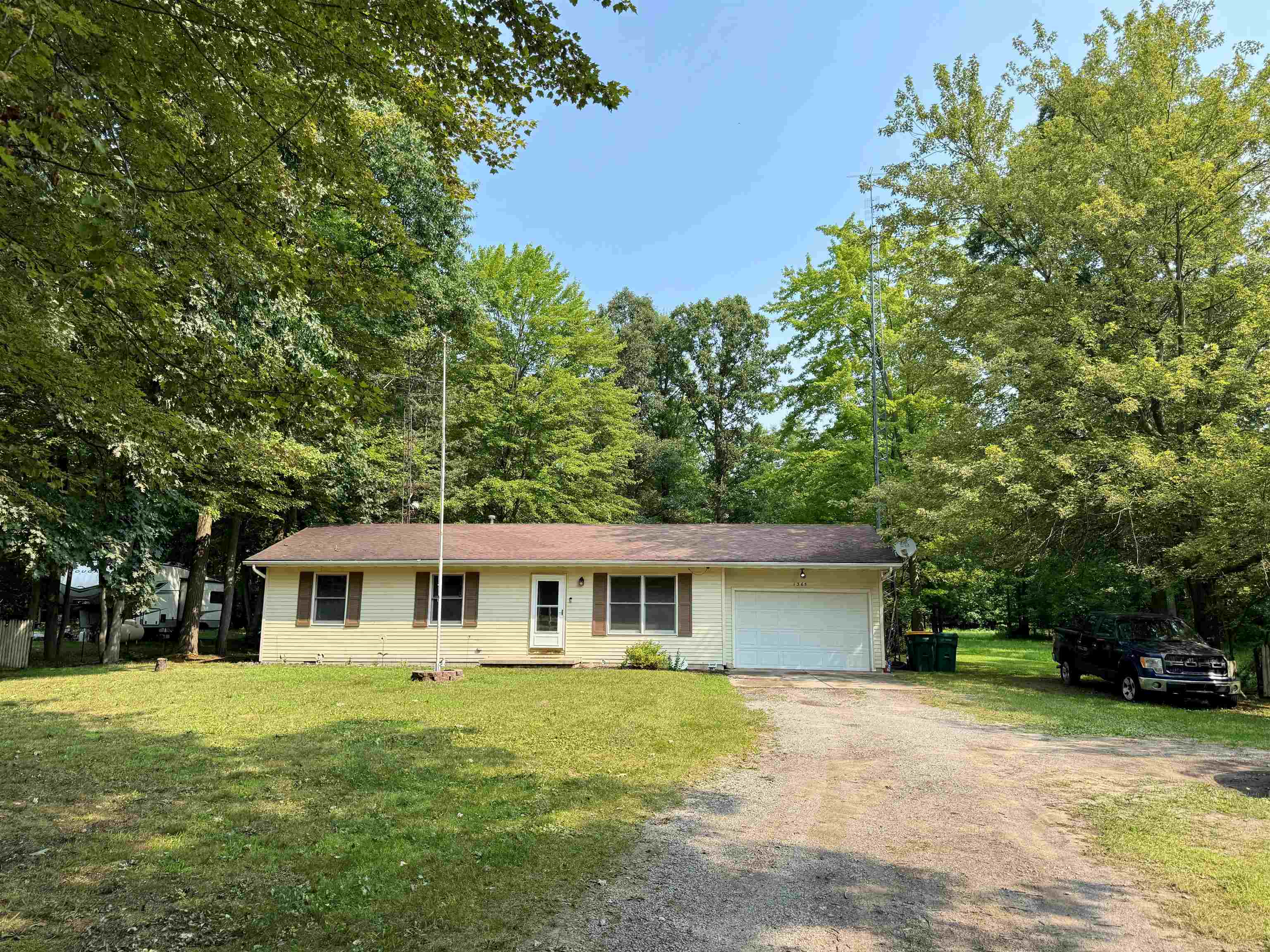 1365 E Burt Road — photo