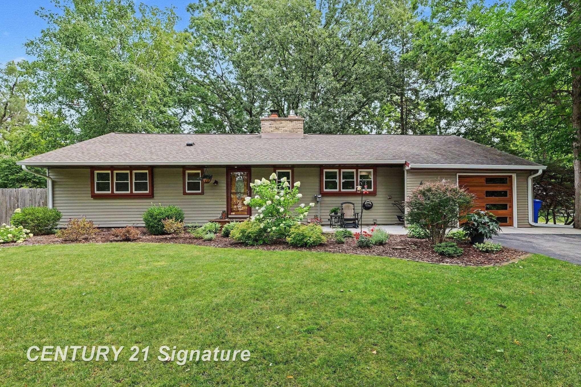 608 Hillcrest Road — photo