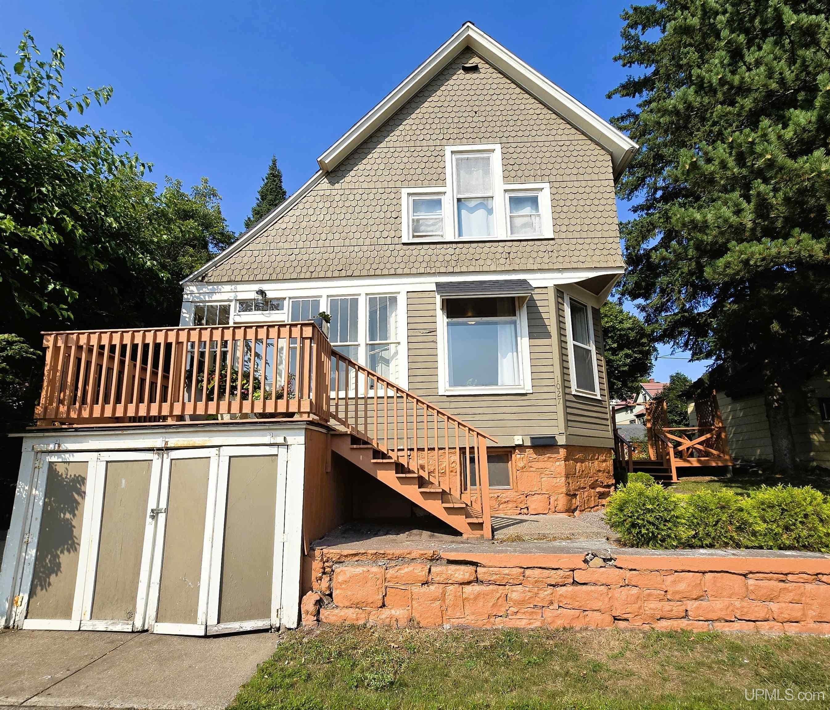 1027 S Lincoln Drive — photo