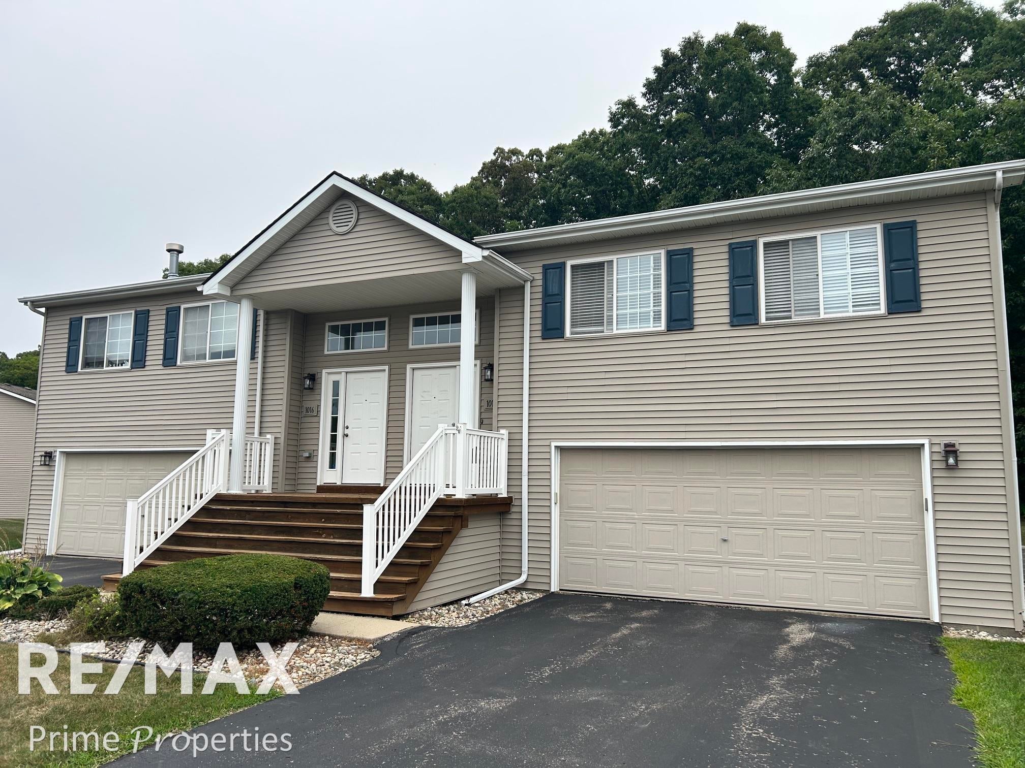 1014 Timber Ridge Court — photo