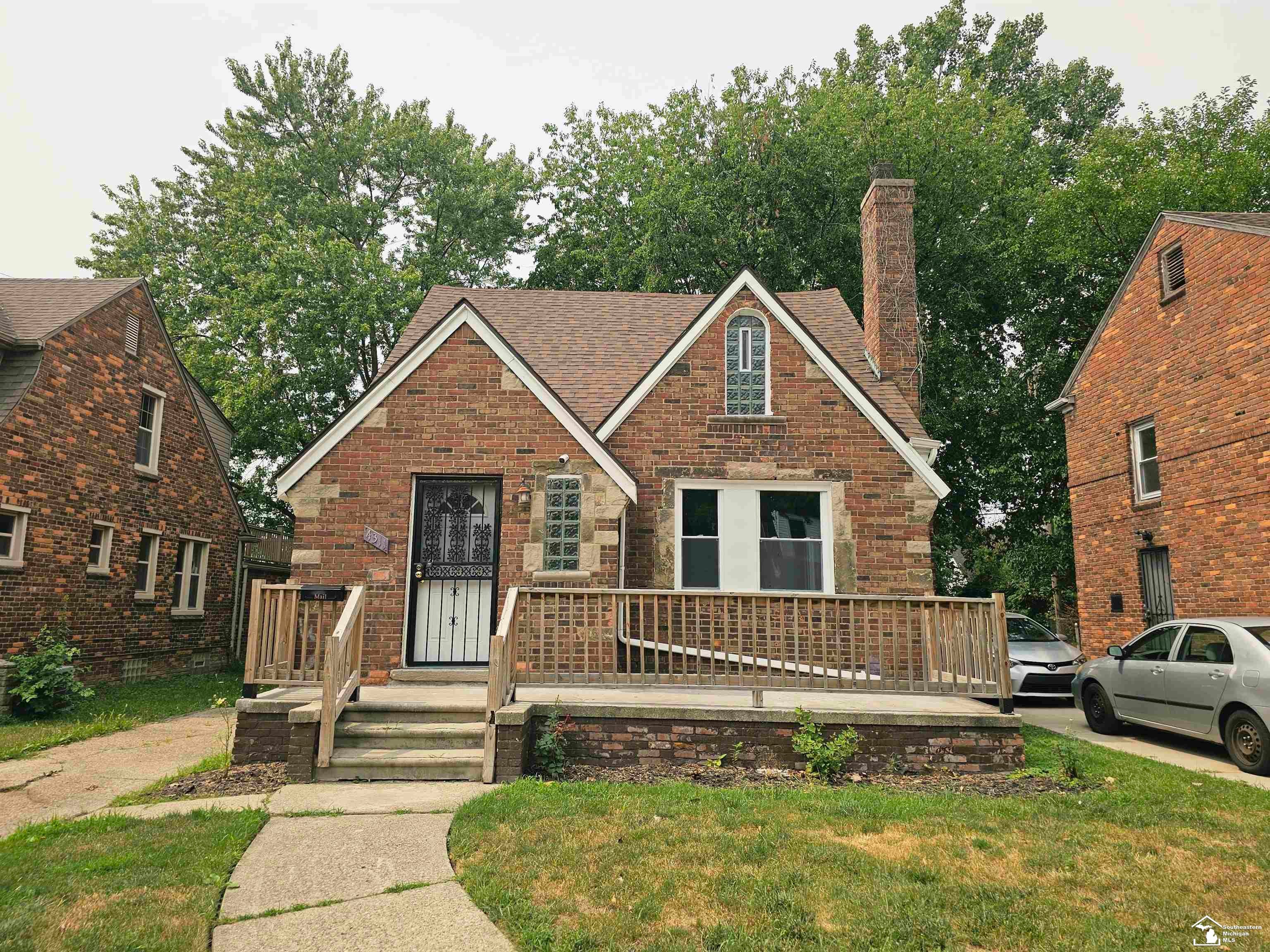 4311 Buckingham Street — photo