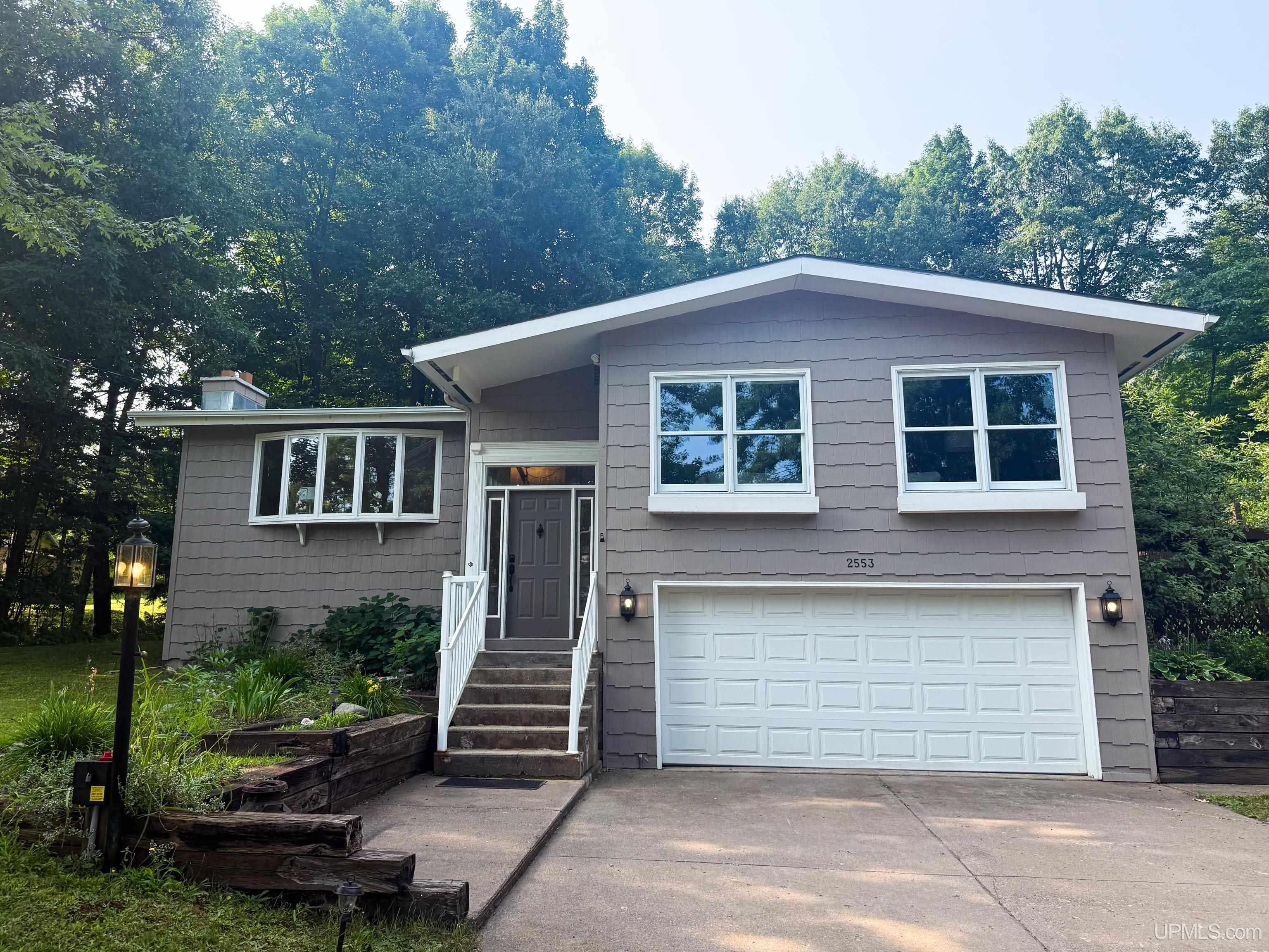 2553 Waldo Street — photo