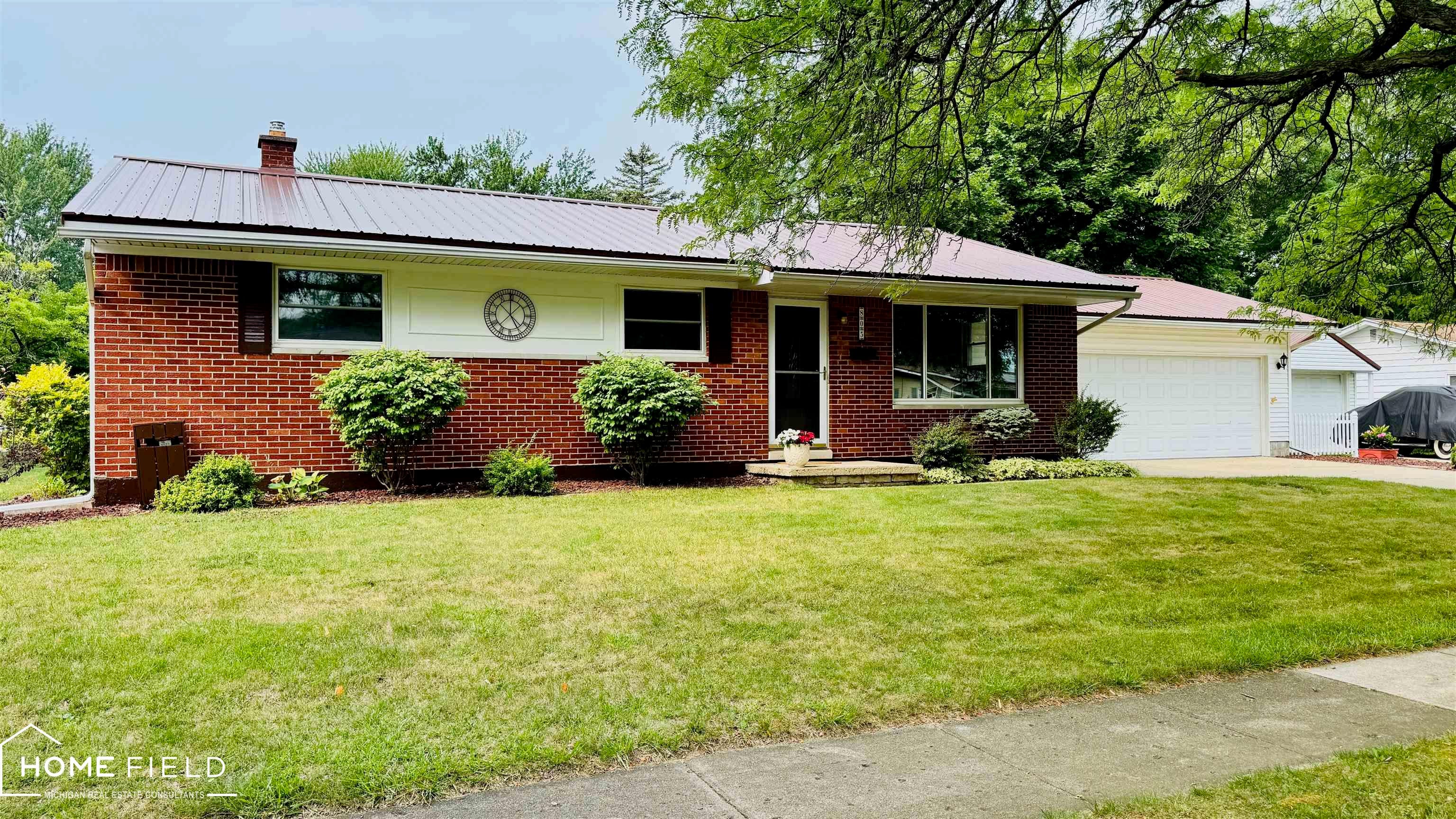 805 Huntington Drive — photo