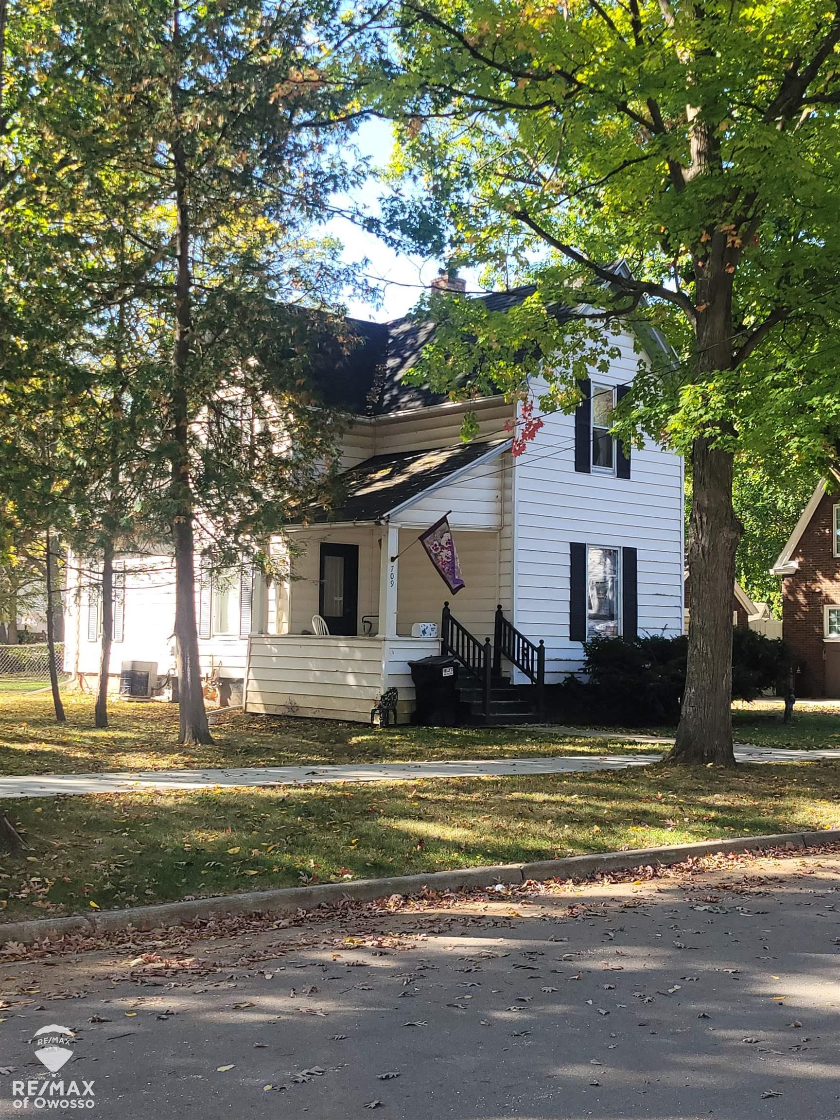 709 Lee Street — photo