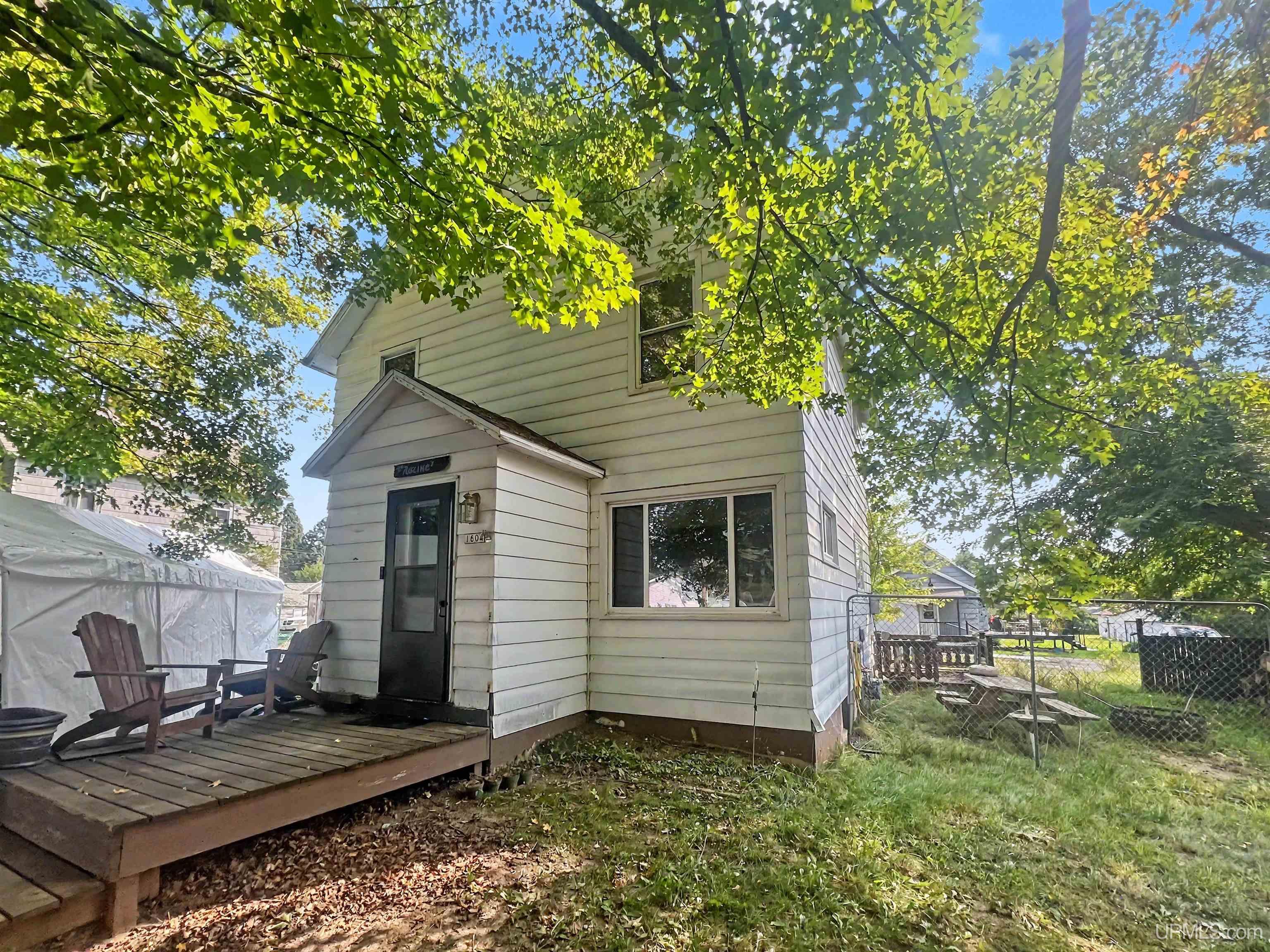 1604 Davidson Street — photo