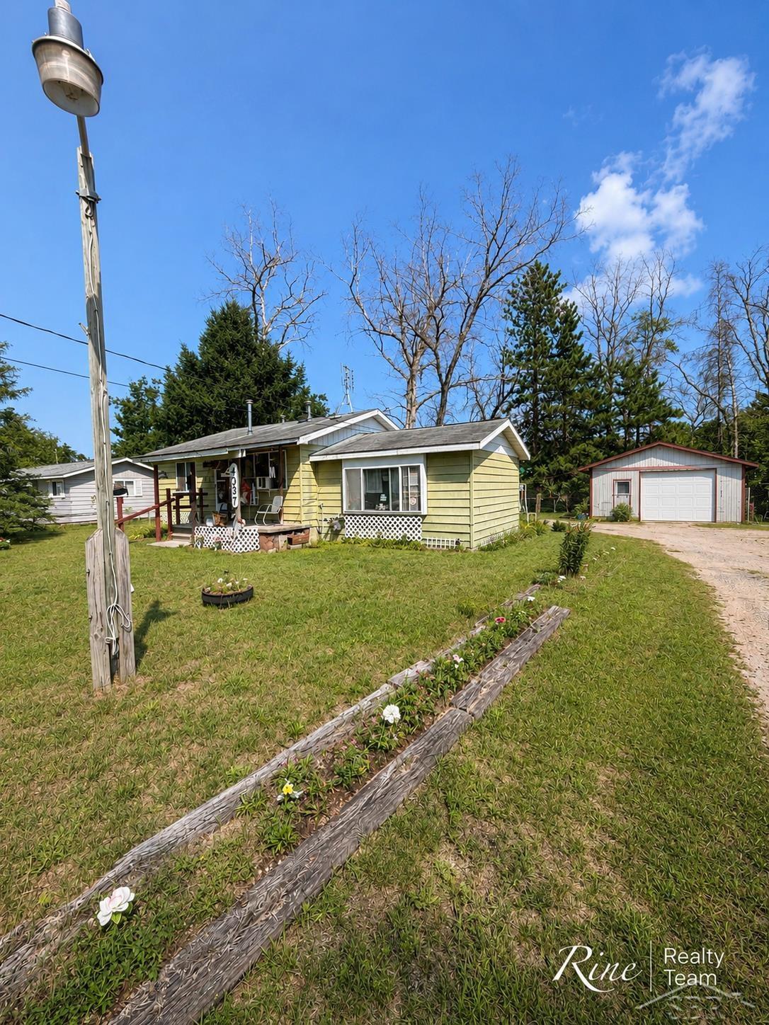 4037 Brookview Drive — photo
