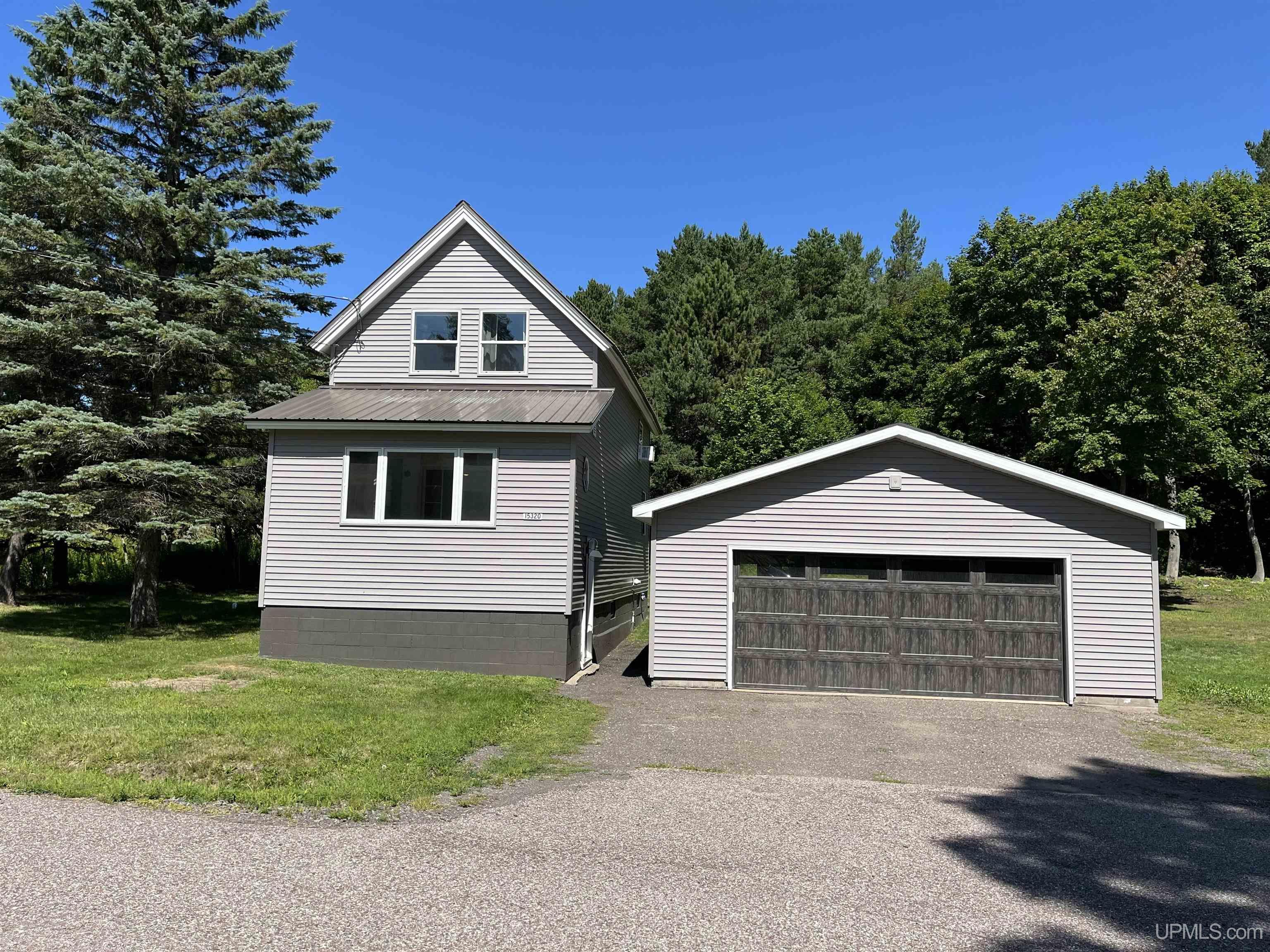 15320 Forest Street — photo