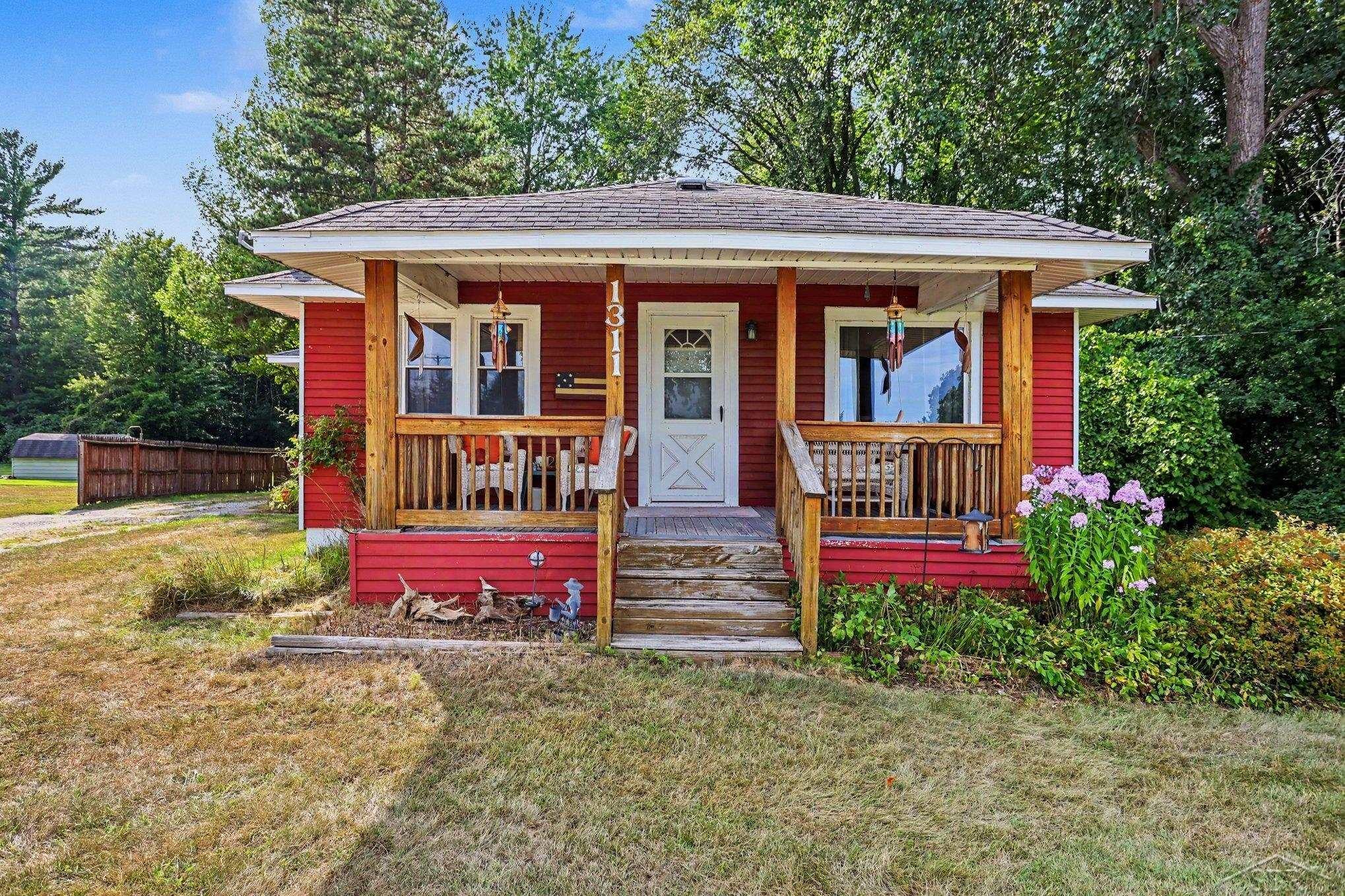 1311 N Huron Road — photo