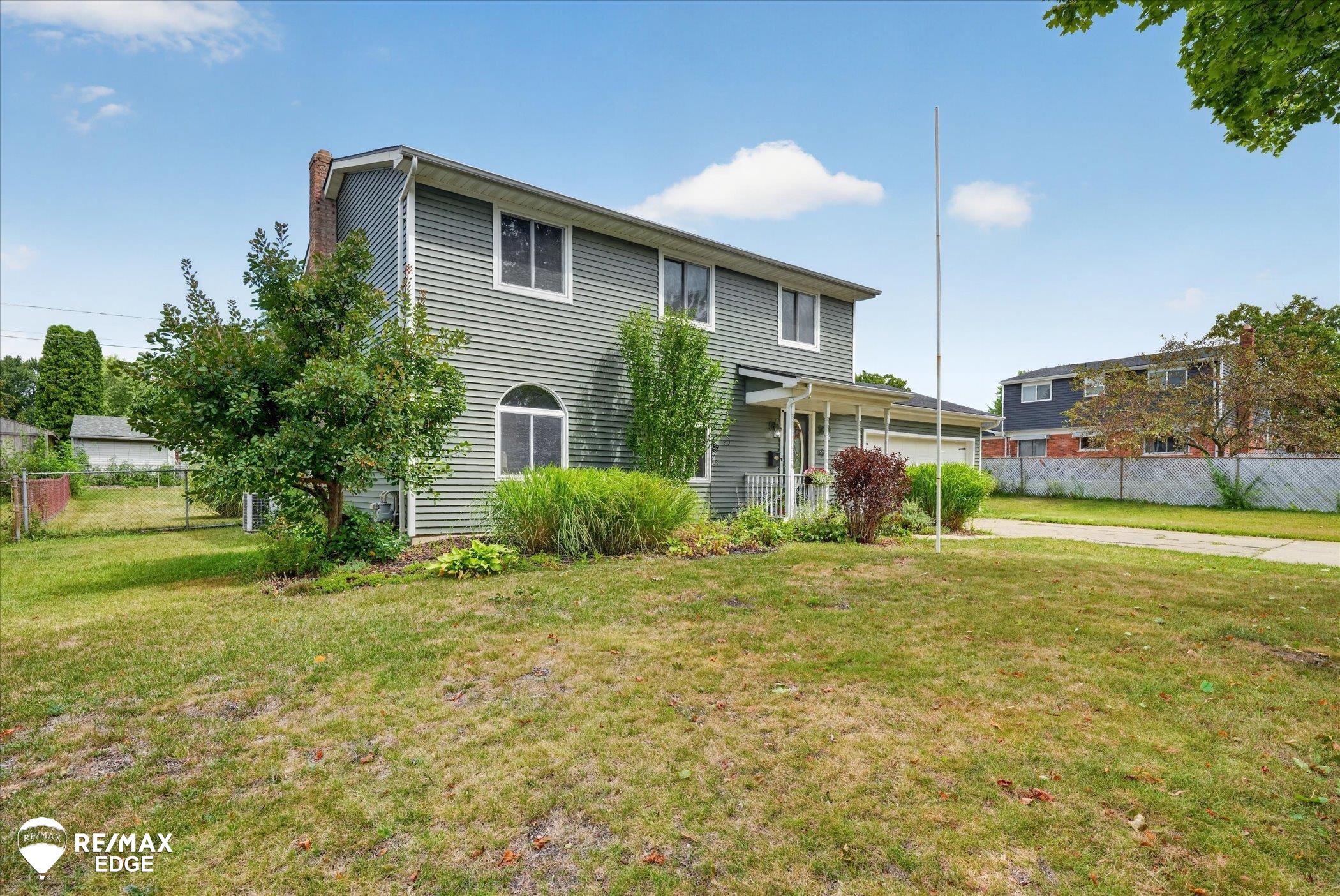 310 Delzingro Drive — photo